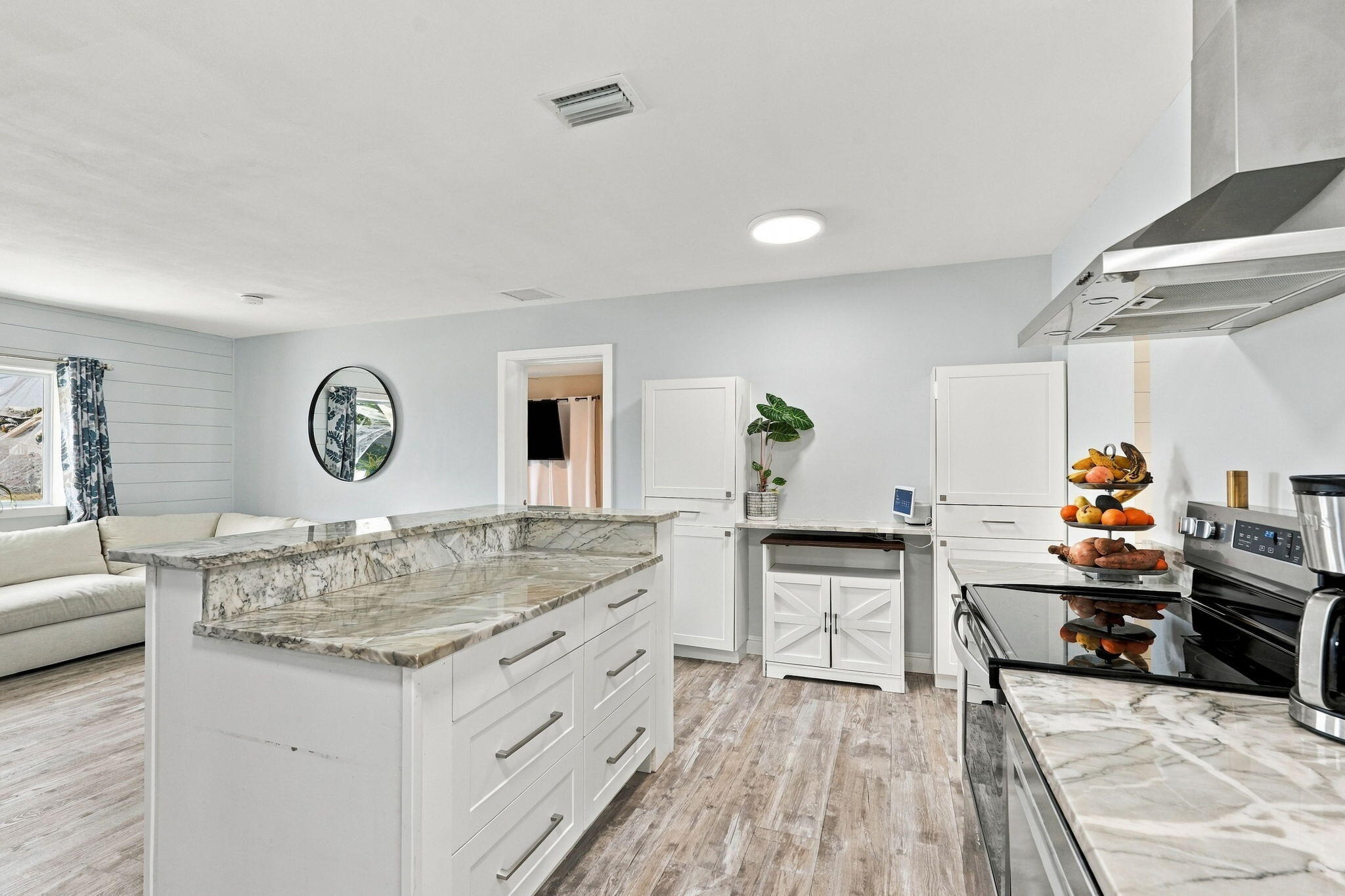 Lots of cabinet space