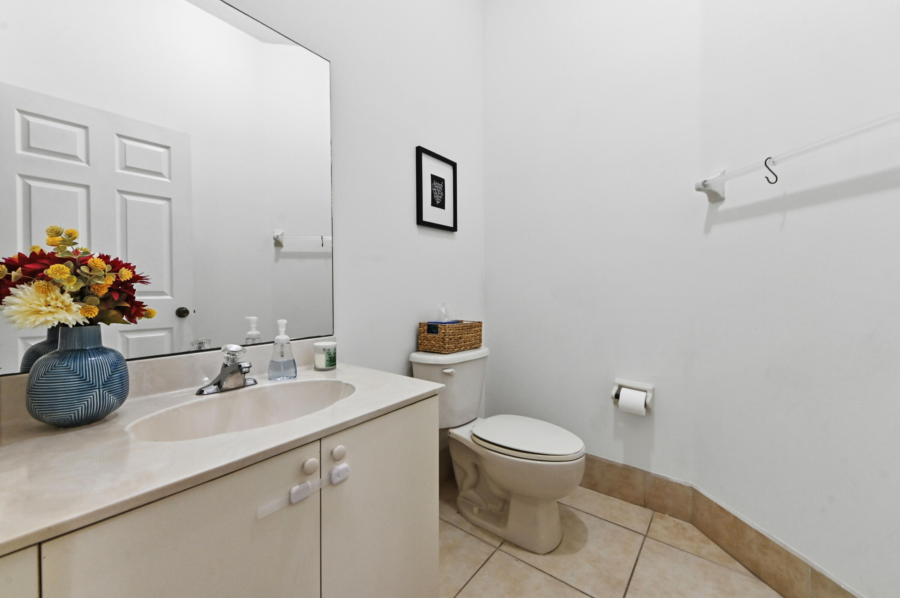 21 Bathroom 01