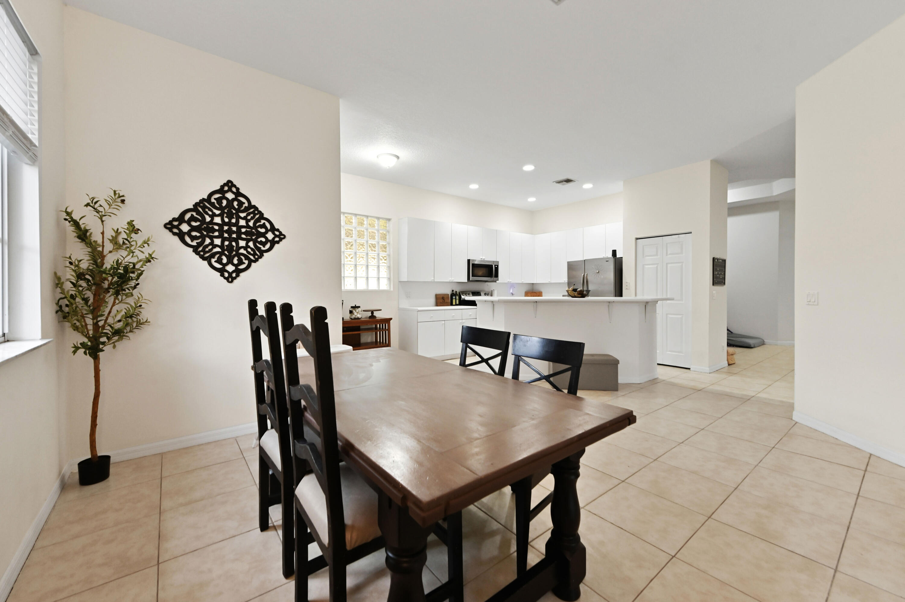 16 Dining area 03