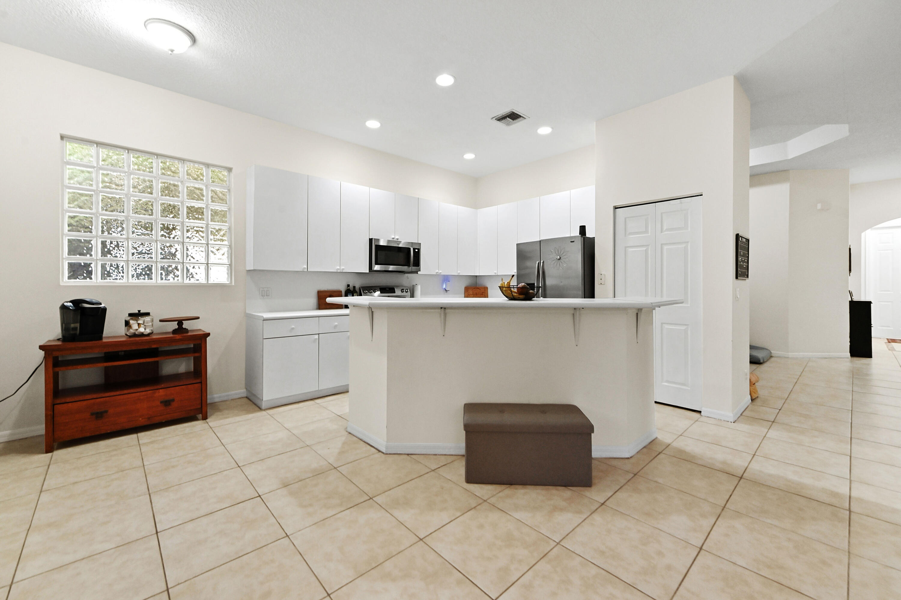 17 Kitchen 01