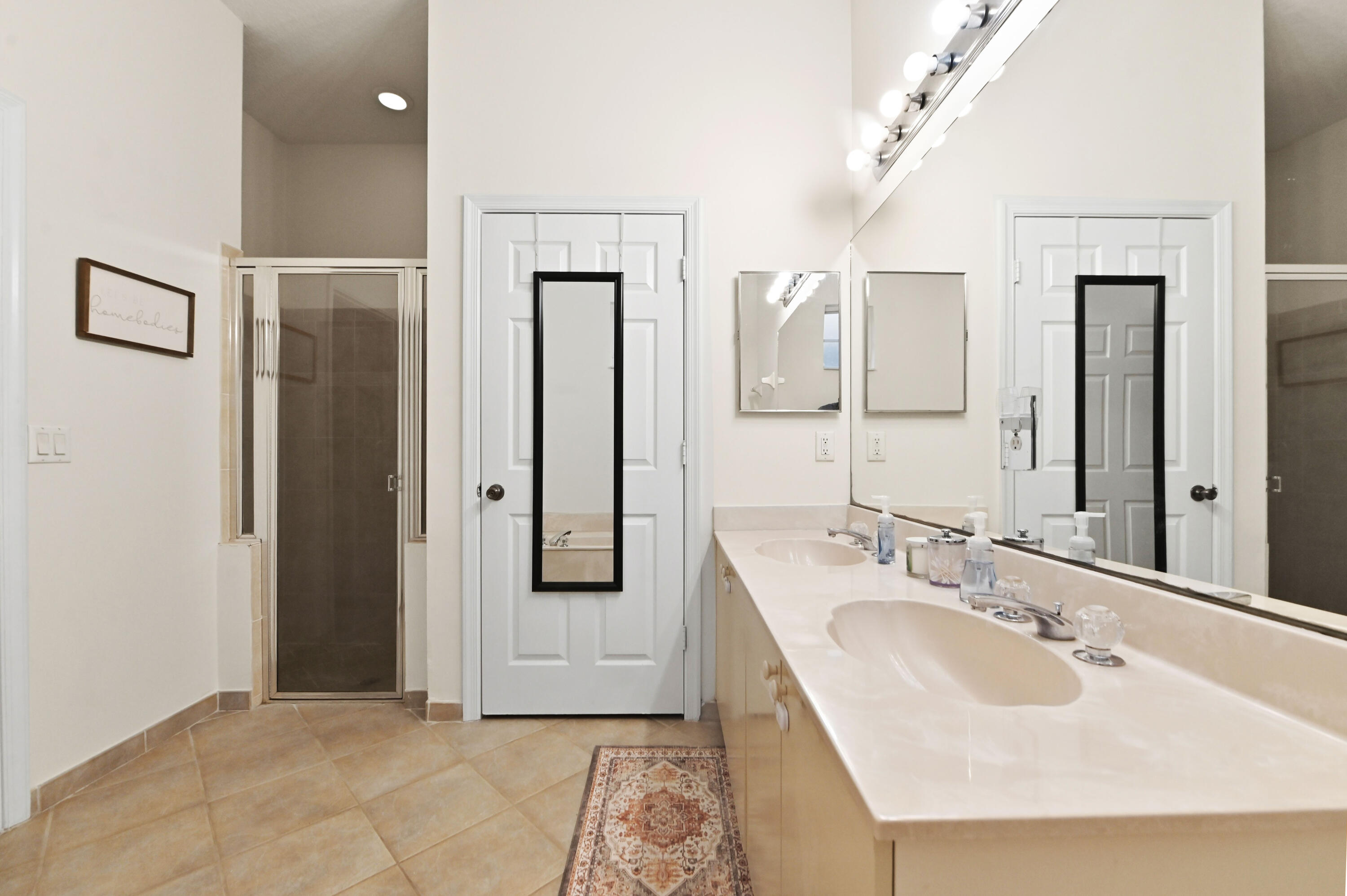 30 Bathroom 04