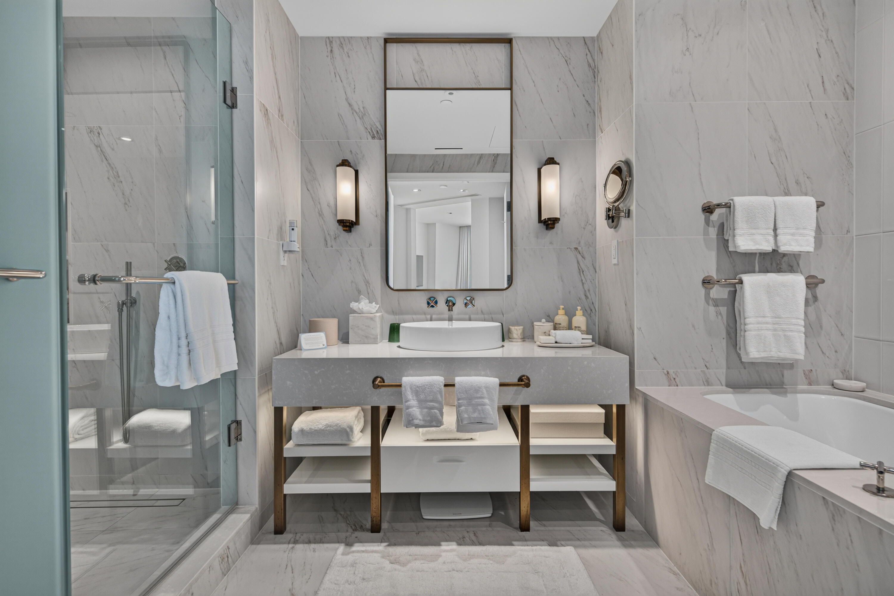 2nd King Guestsuite Bathroom