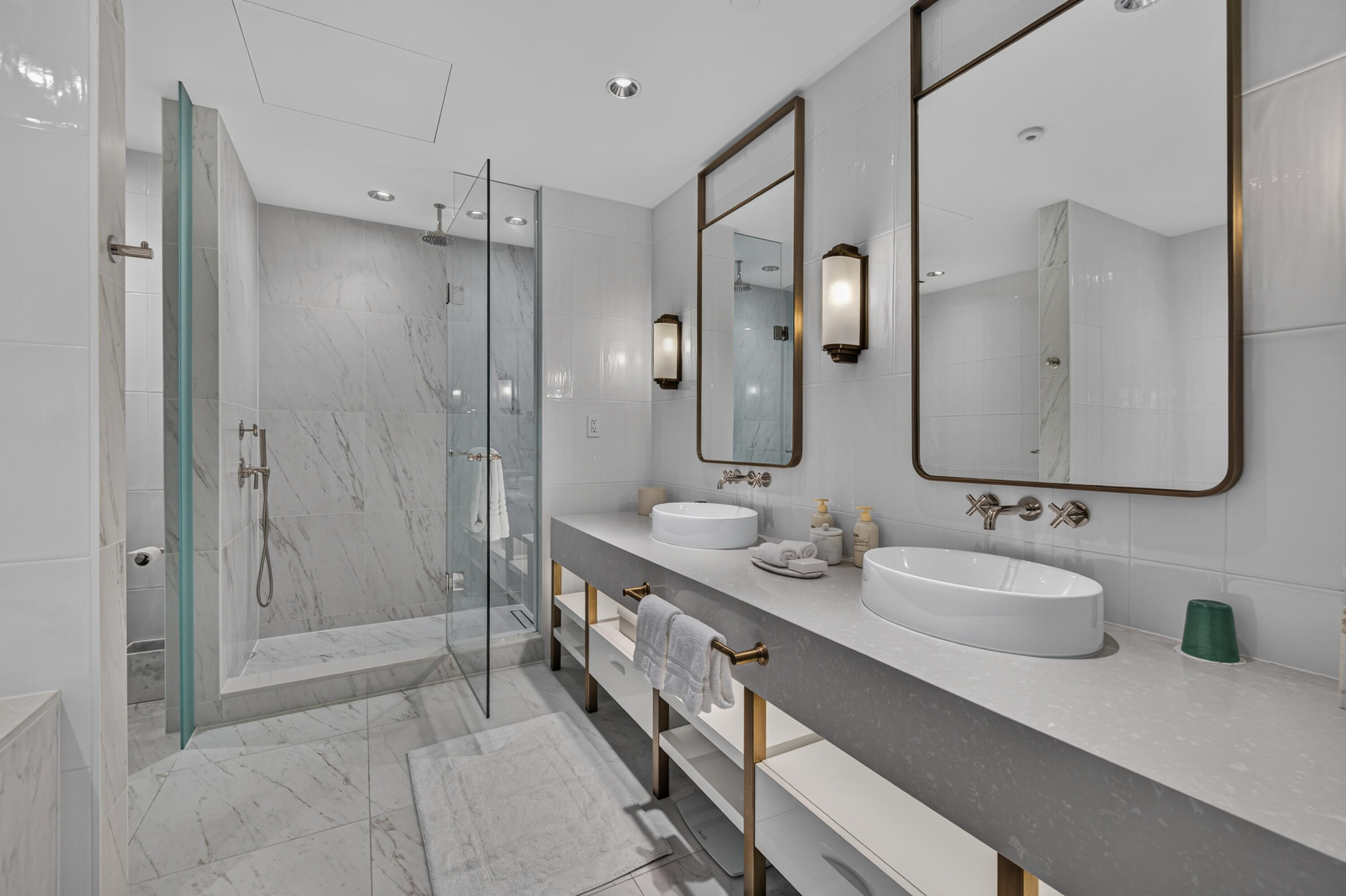 Primary King Suite En Suite Bathroom with Dual Sink, Soaking Tub, Separate Shower & Toilet Closet
