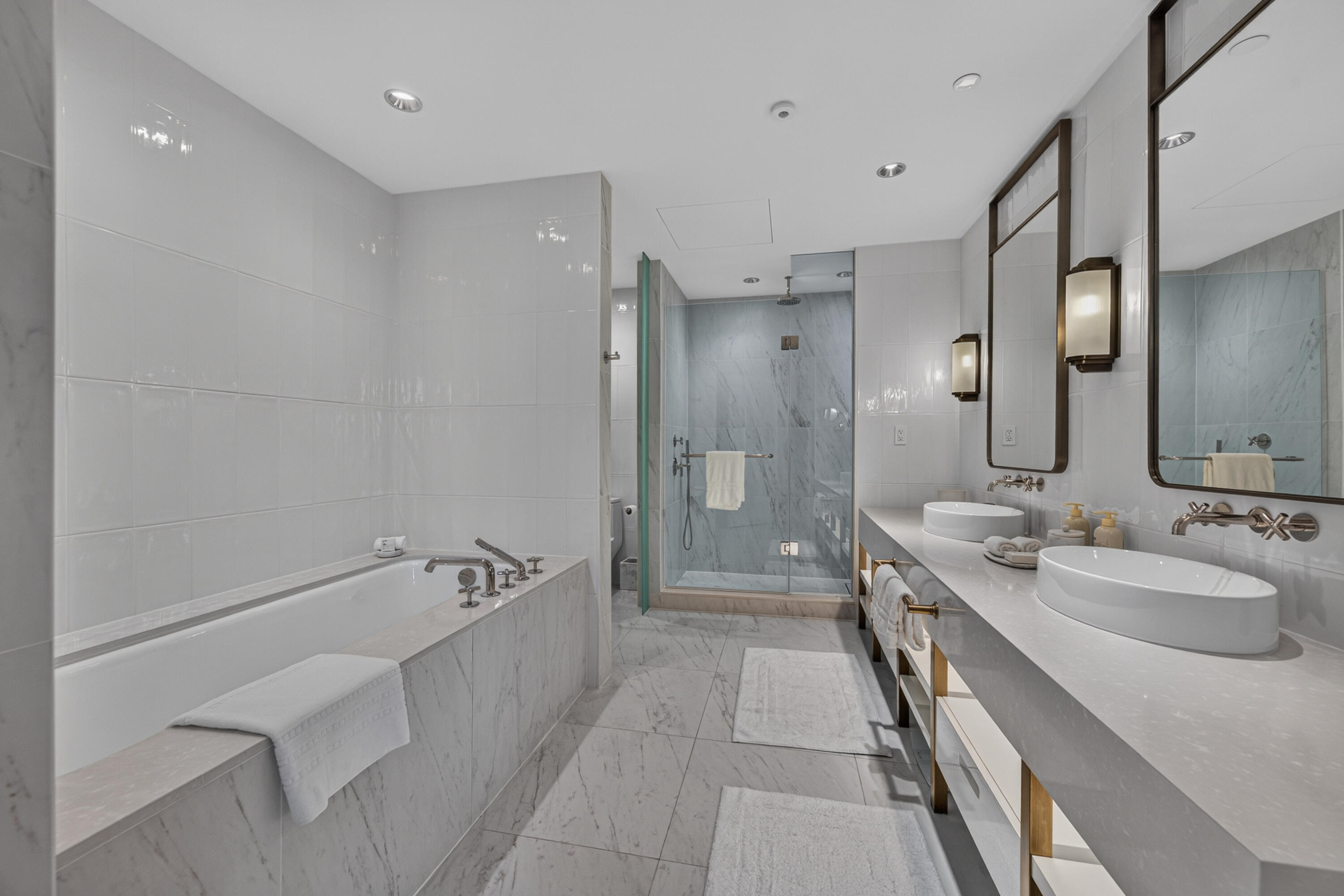 Primary King Suite En Suite Bathroom with Dual Sink, Soaking Tub, Separate Shower & Toilet Closet