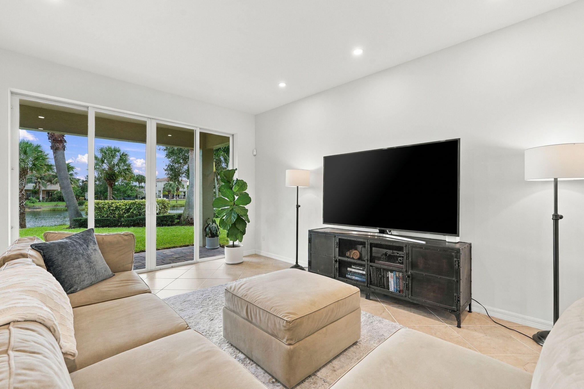 35-web-or-mls-198_Umbrella_Place_027