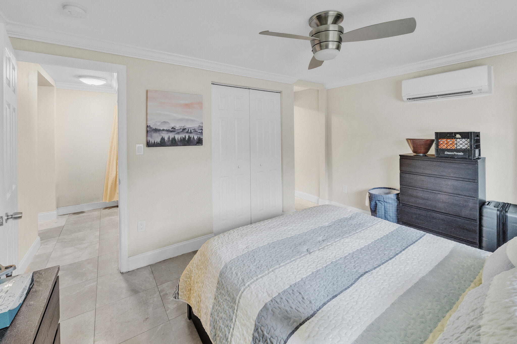 10 Primary Bedroom (5)