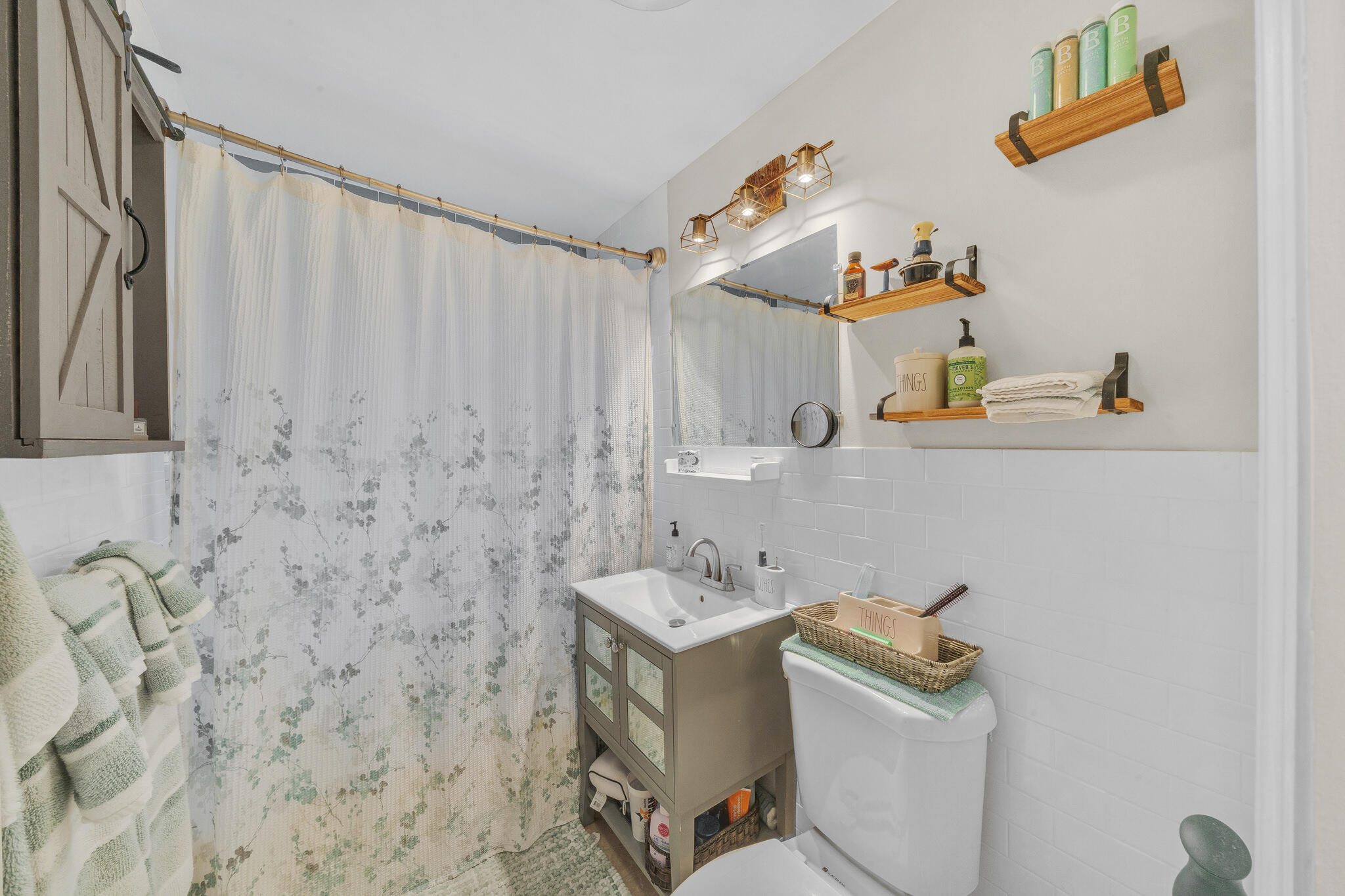15 Guest Bathroom (2)