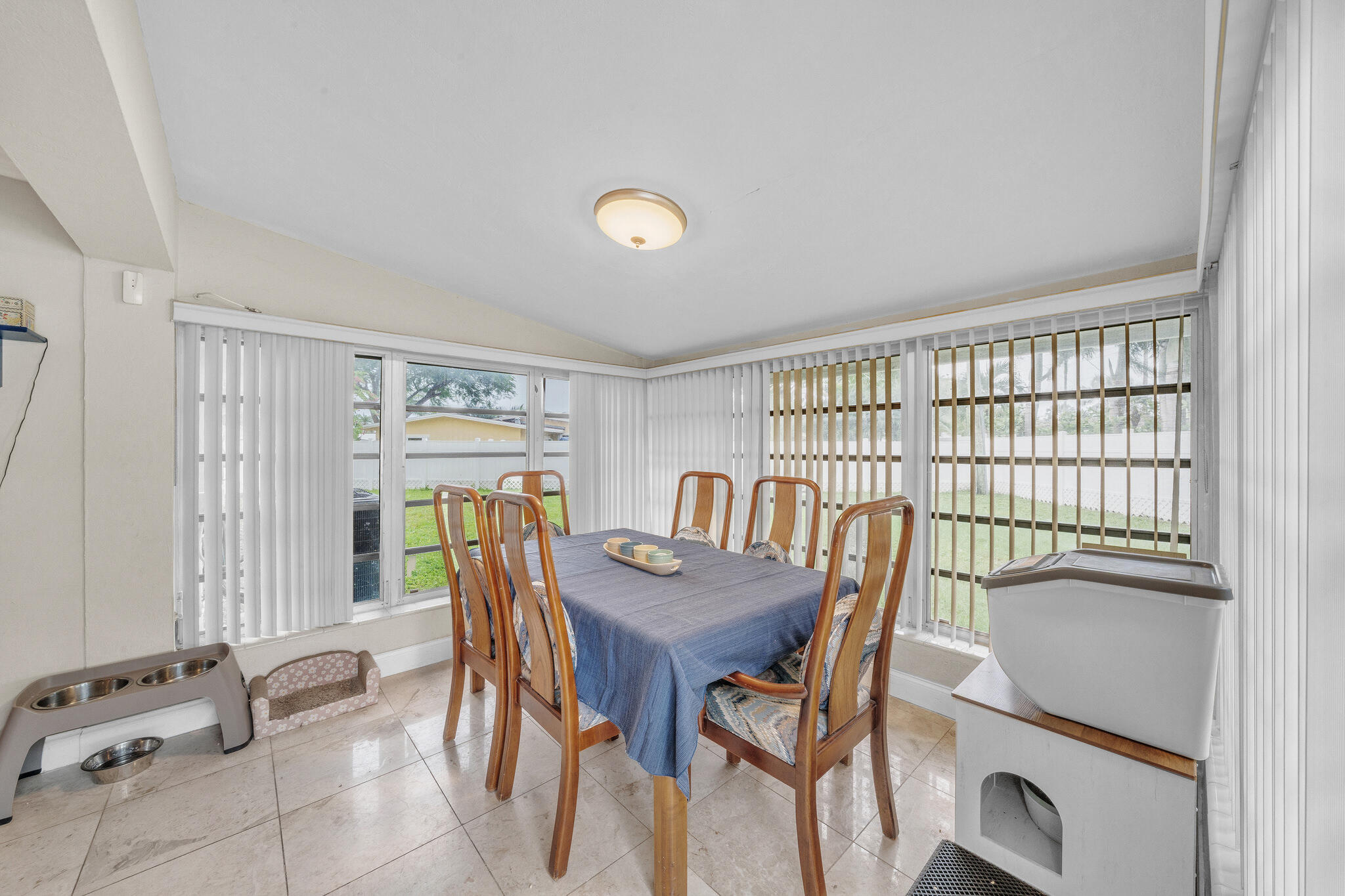 7 Dining Area