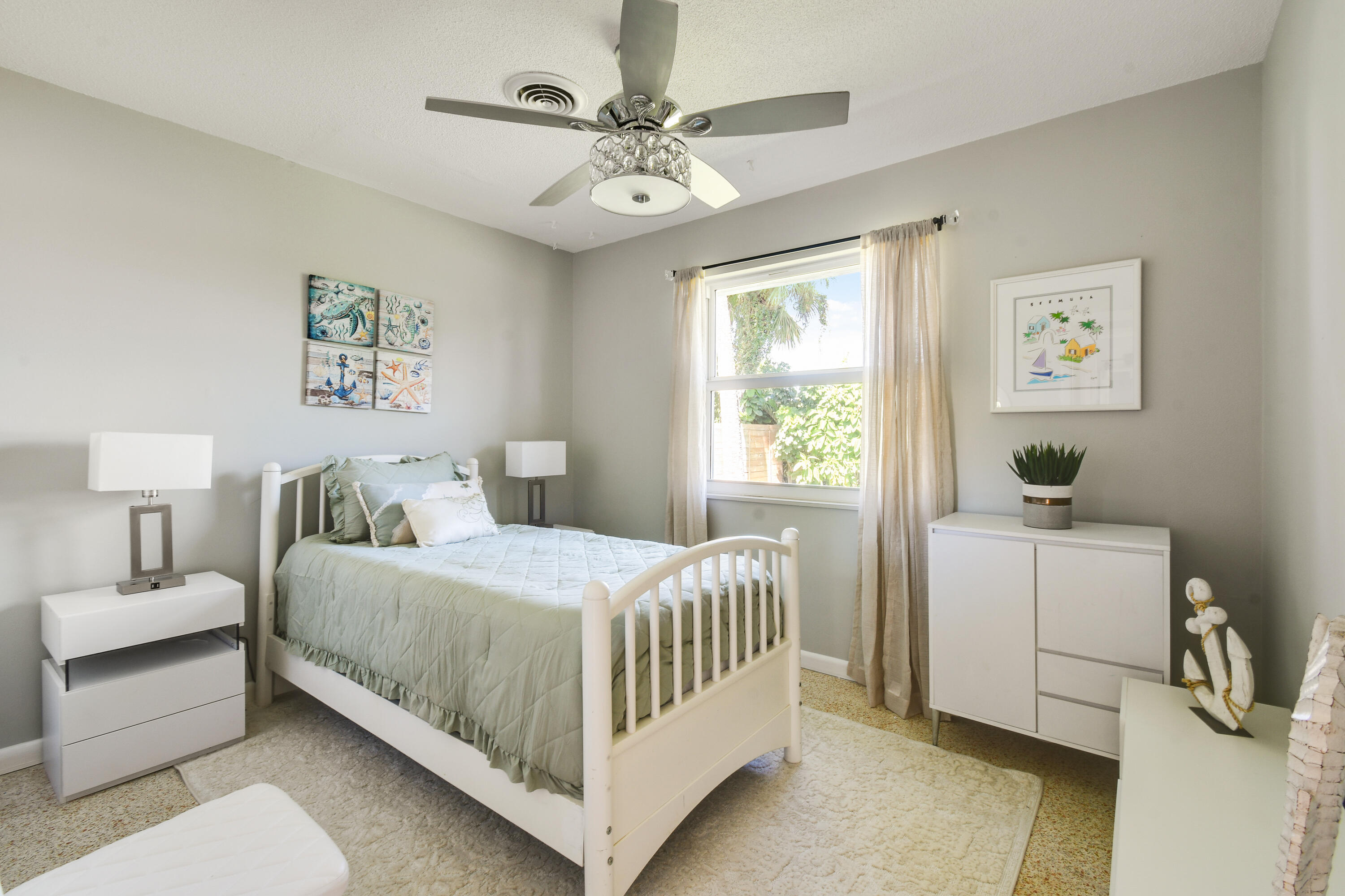 Third guest bedroom