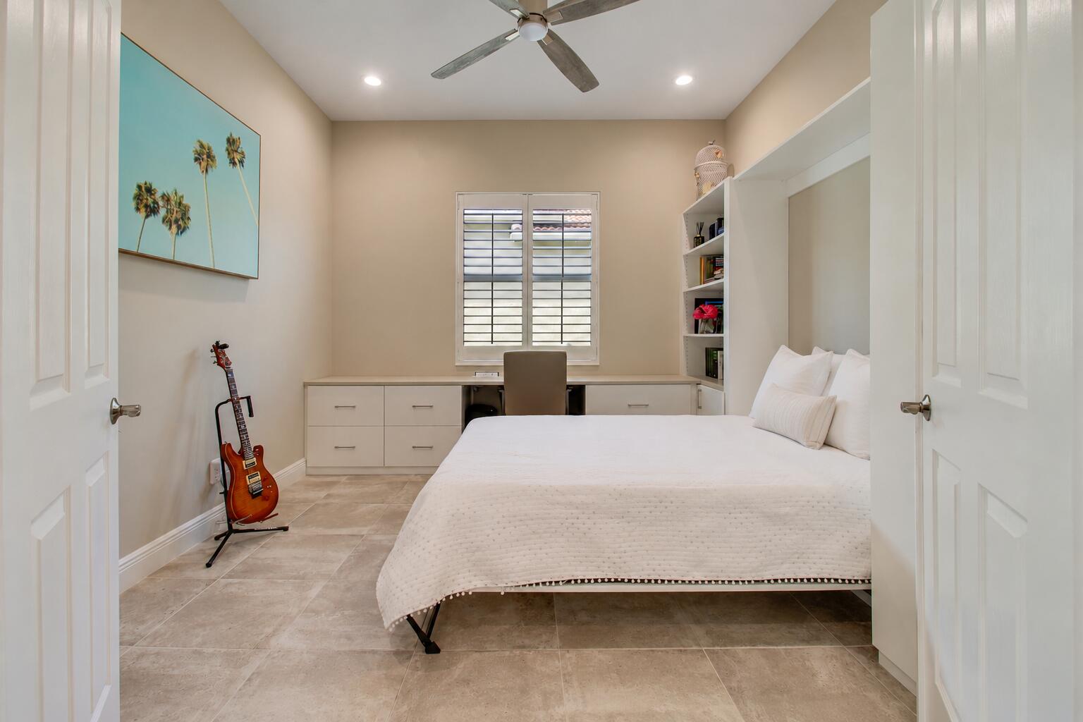 Den/3rd Bedroom w: Murphy Bed