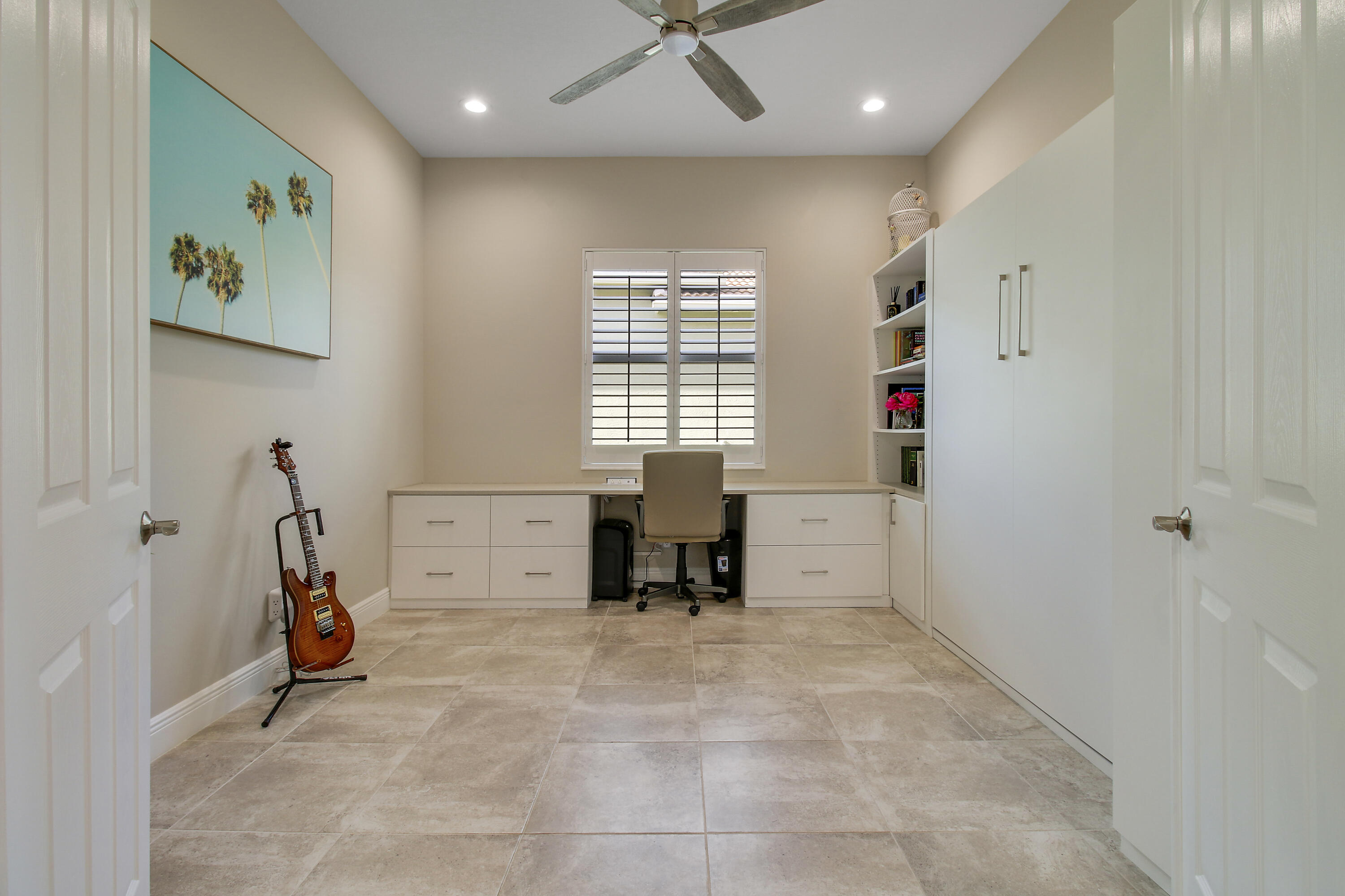 Den/3rd Bedroom w/ Built-ins
