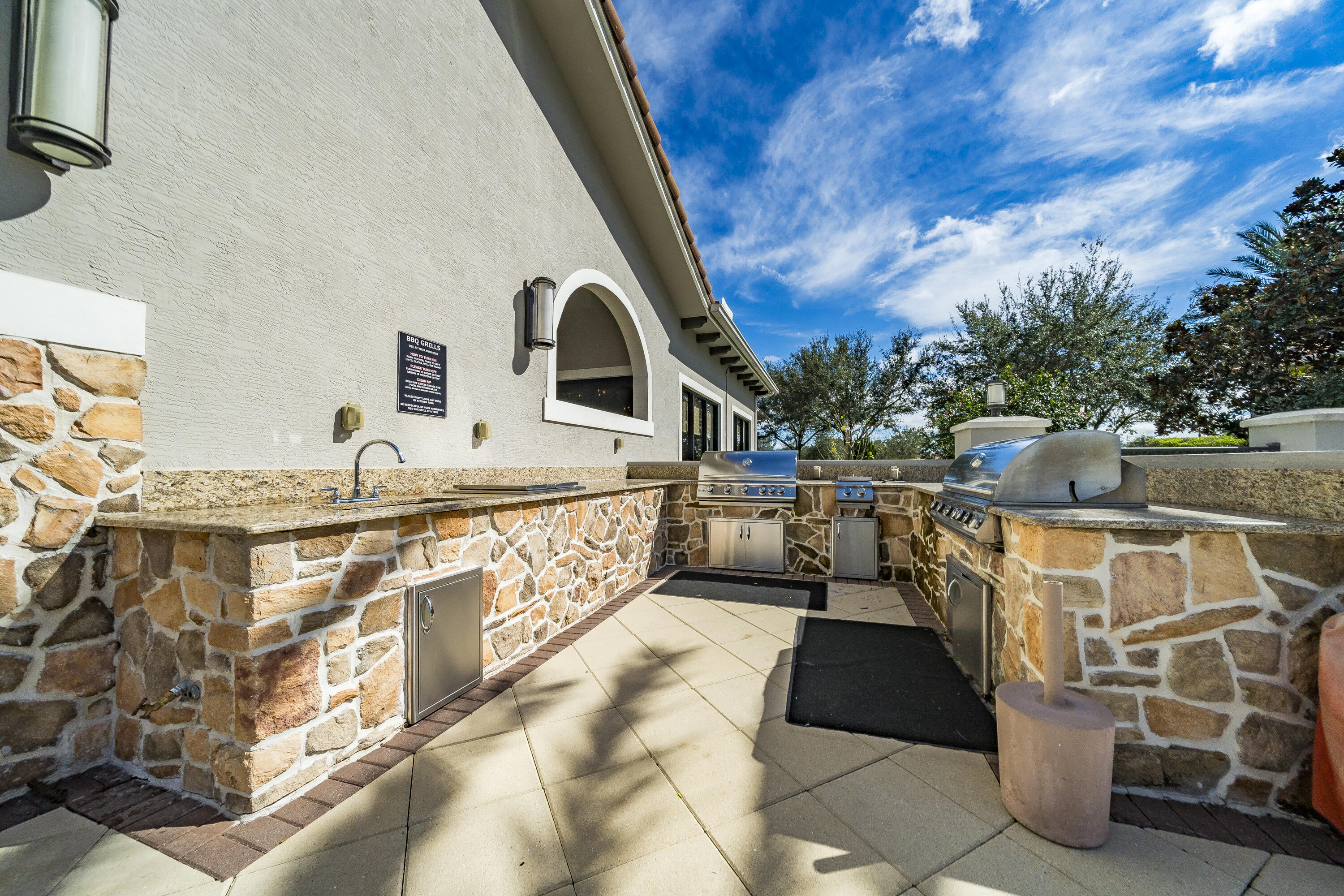Outdoor Kitchen