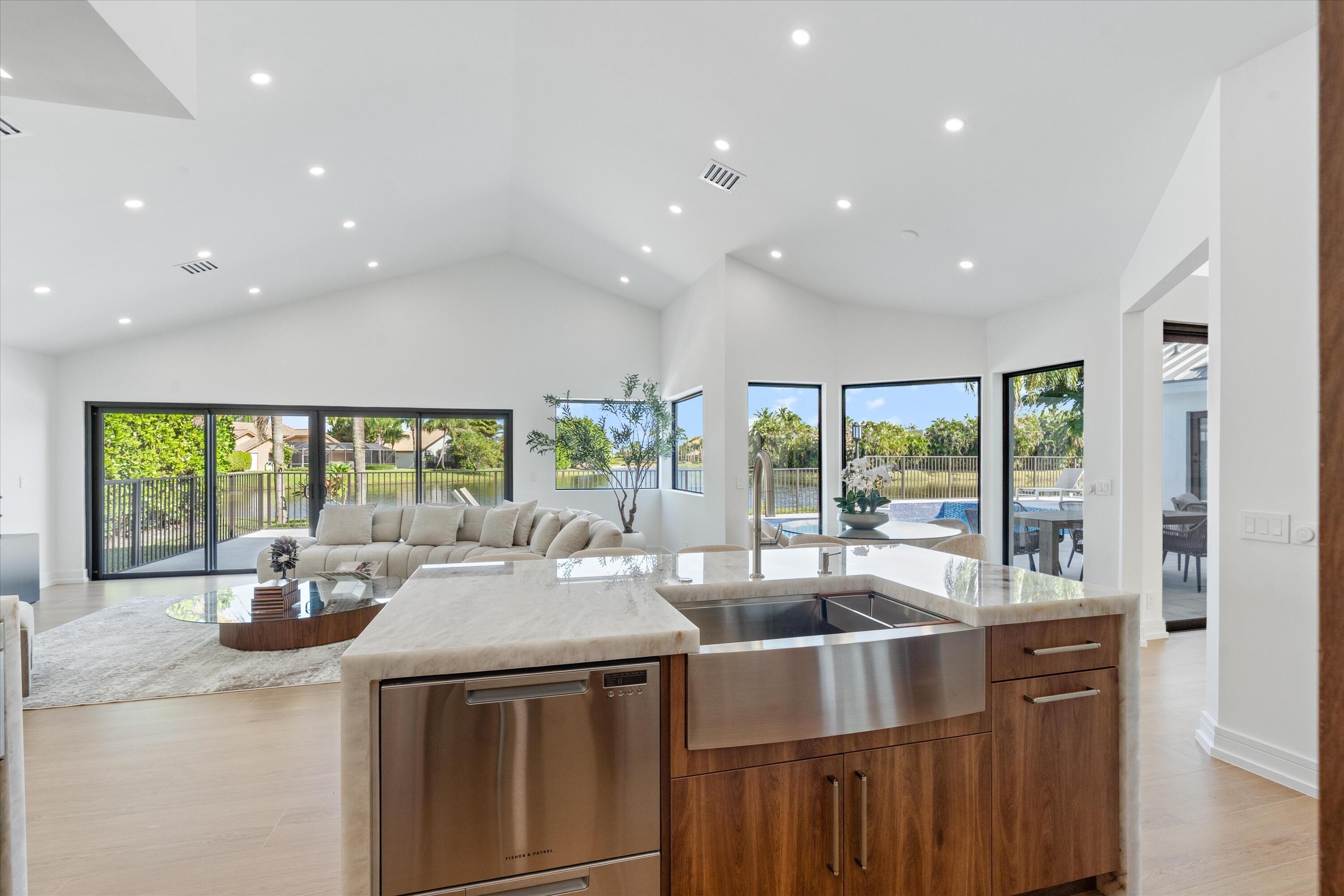 20-10747 Stonebridge Blvd Boca Raton, FL