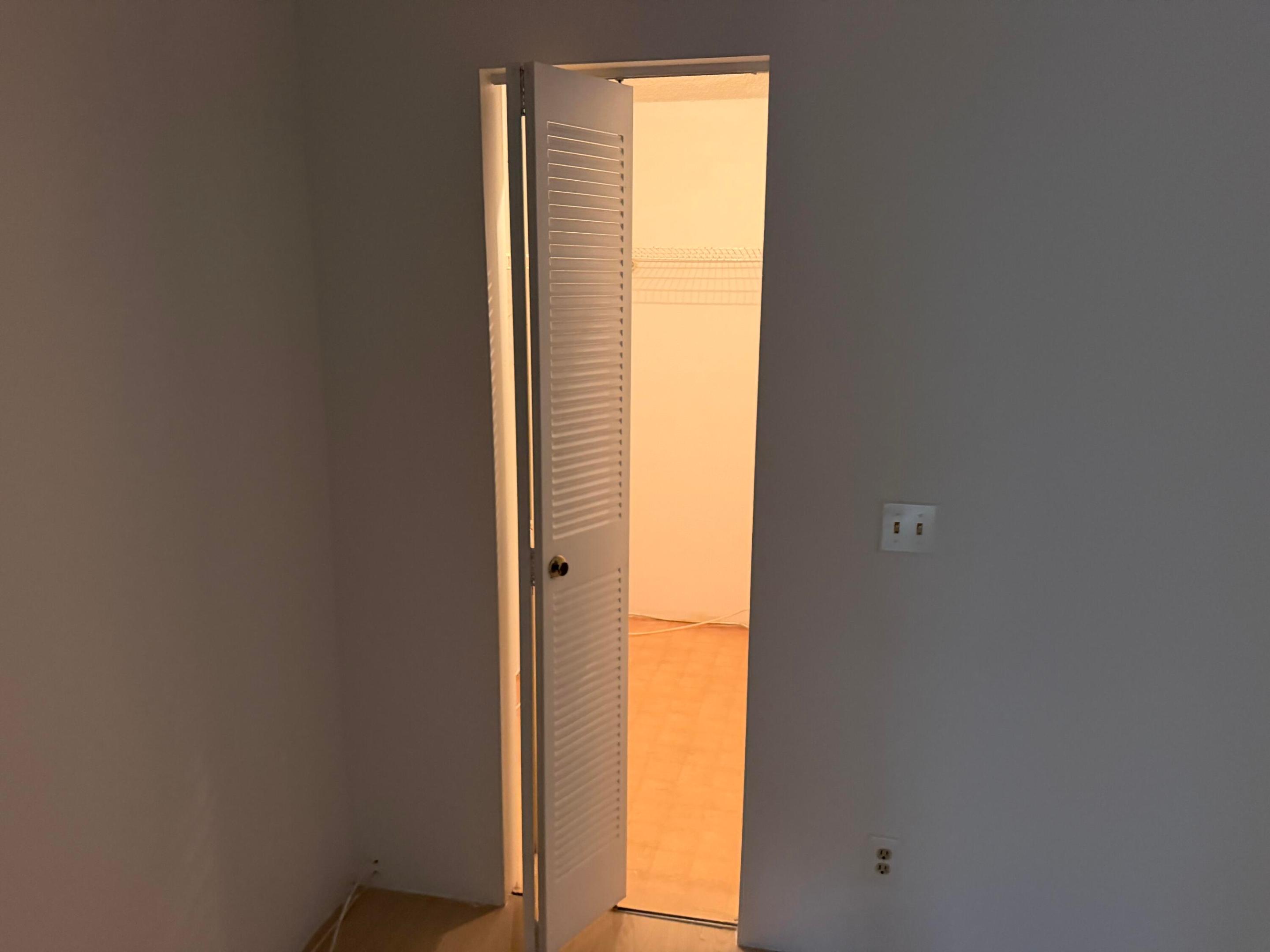 Walk-in closet