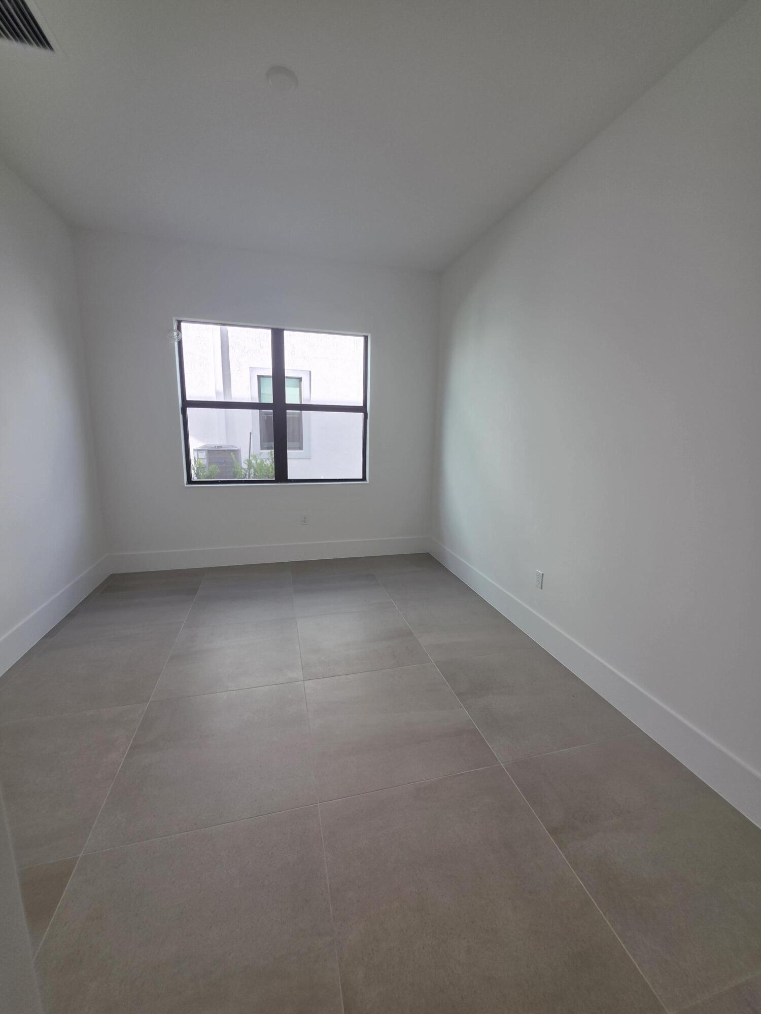 Flex Room