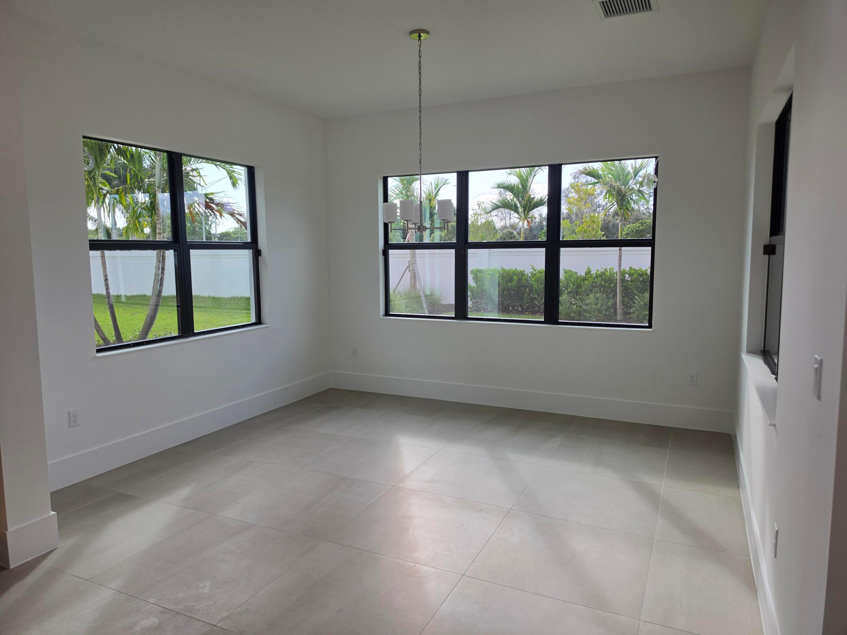 Casual Dining Area