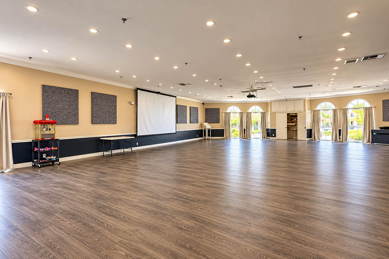 CLUBHOUSE