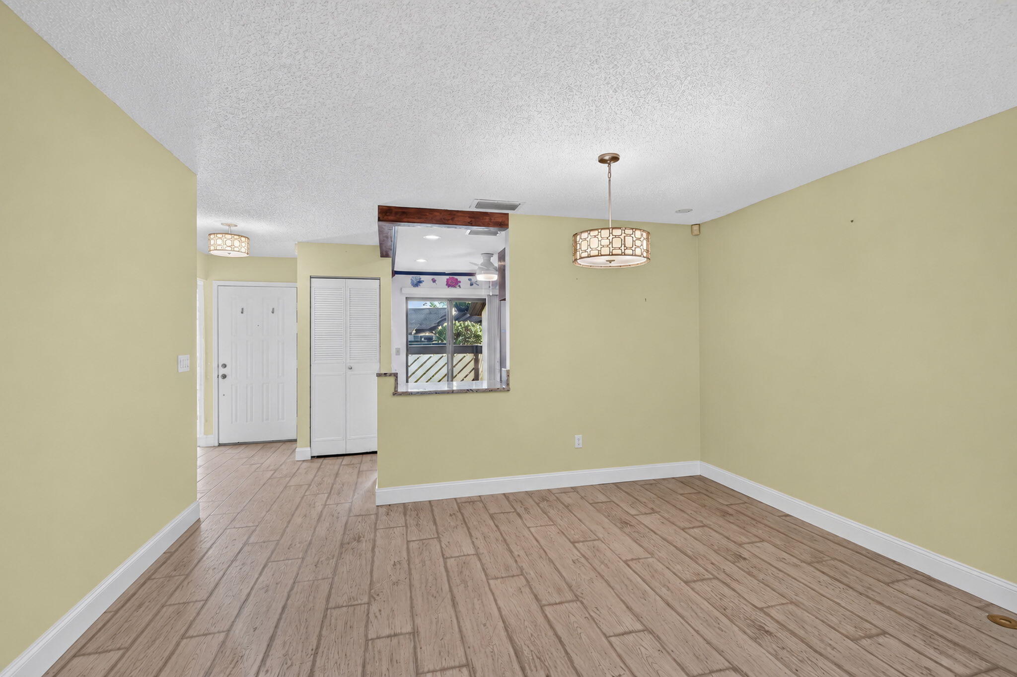 Dining Area to Kitchen