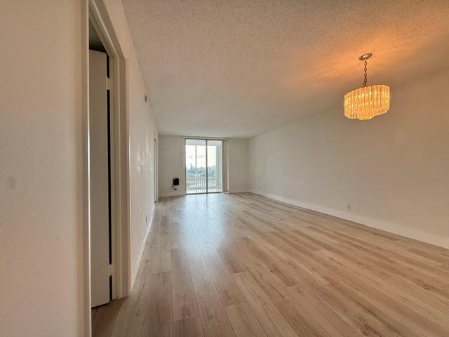 Living room / Dining area