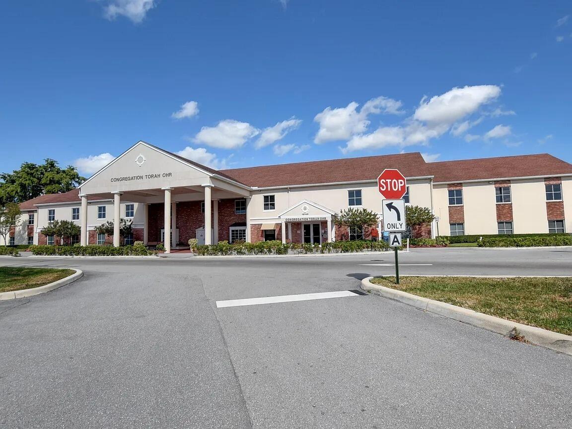Club Century Village