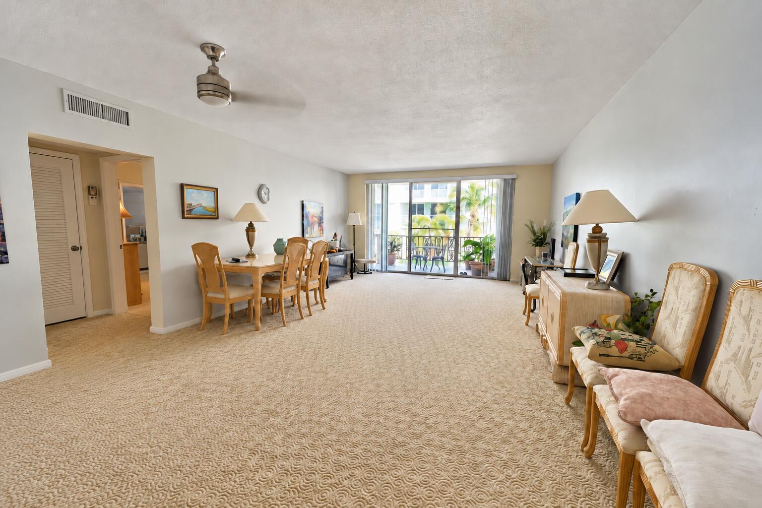 C5 living room
