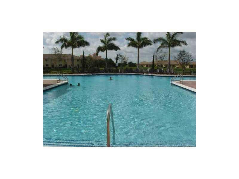 Swimming Pool/Hot Tub/Sauna Swimming Pool/Hot Tub/Sauna