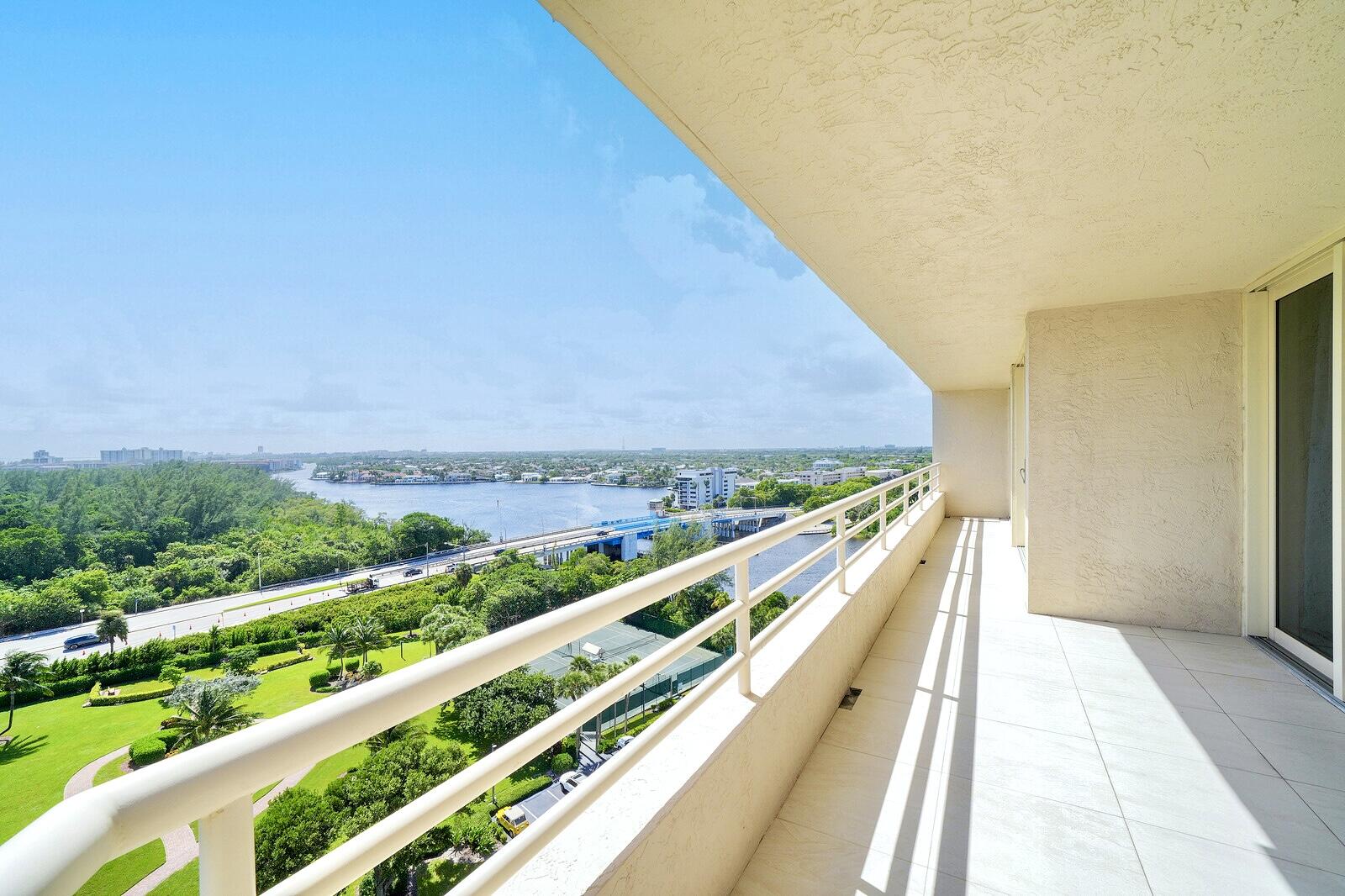 SPRAWLING WRAPAROUND TERRACE