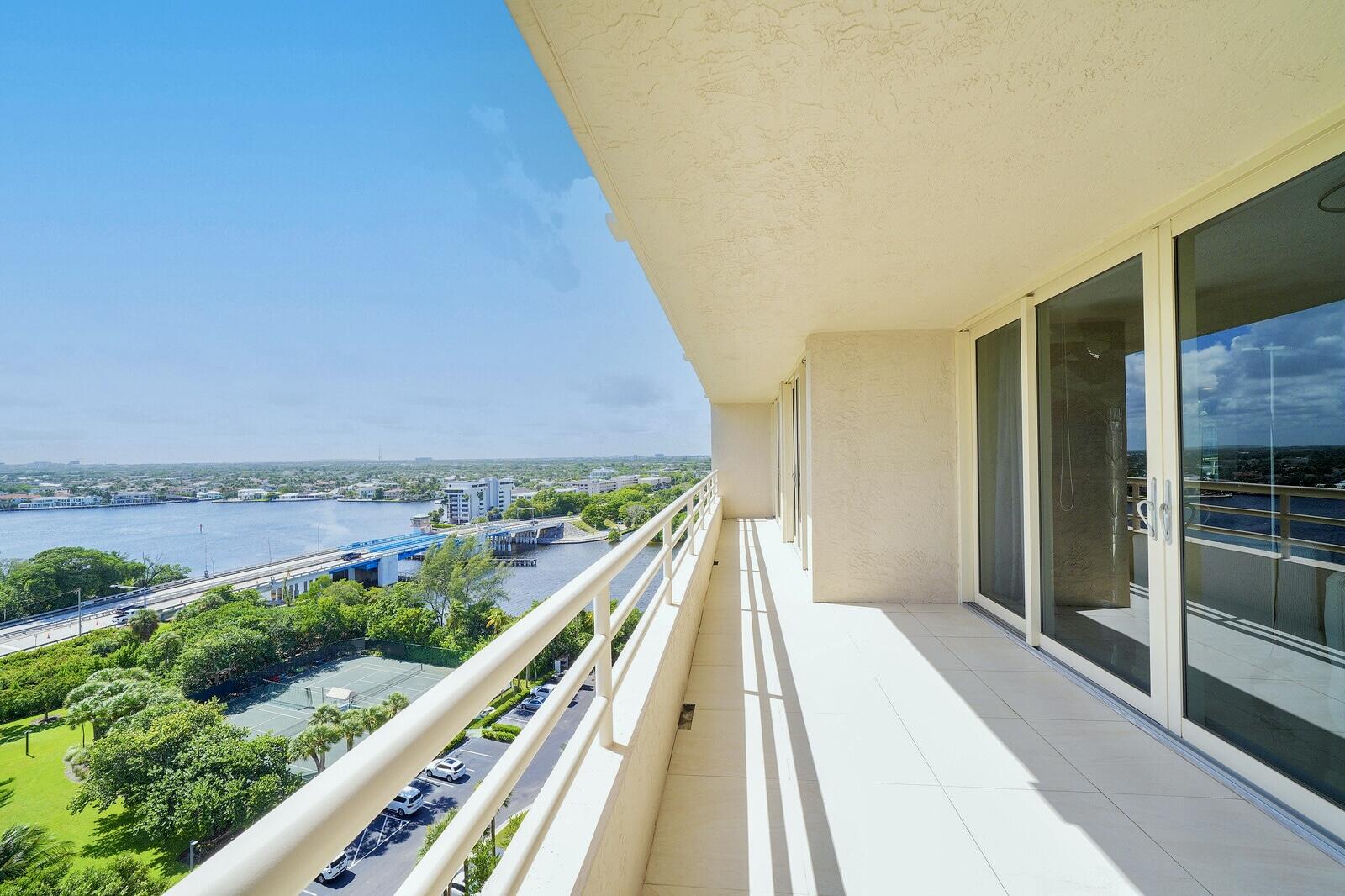 SPRAWLING WRAPAROUND TERRACE