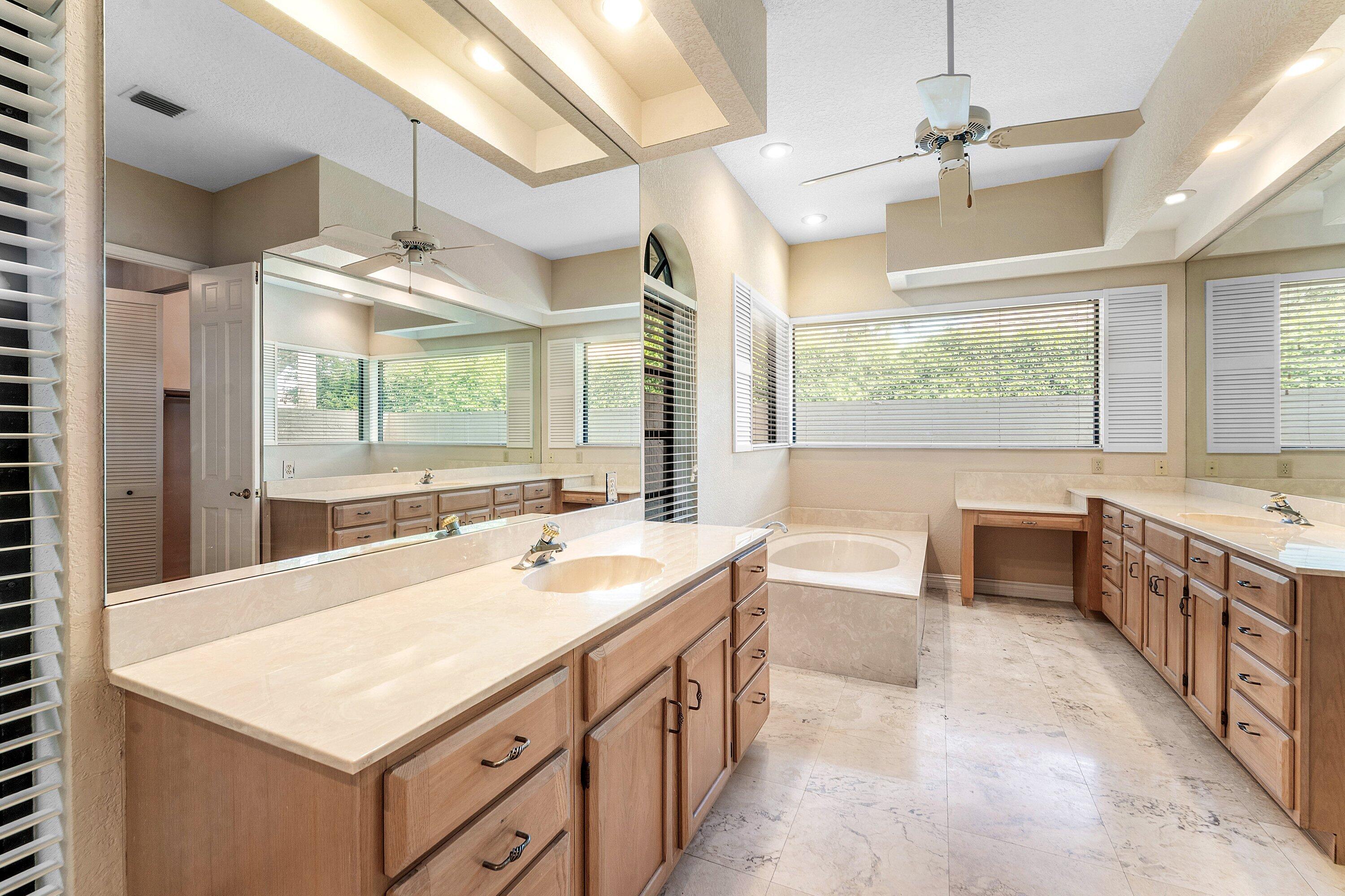 029-10126SoutheastRoyalTernWay-Tequesta-