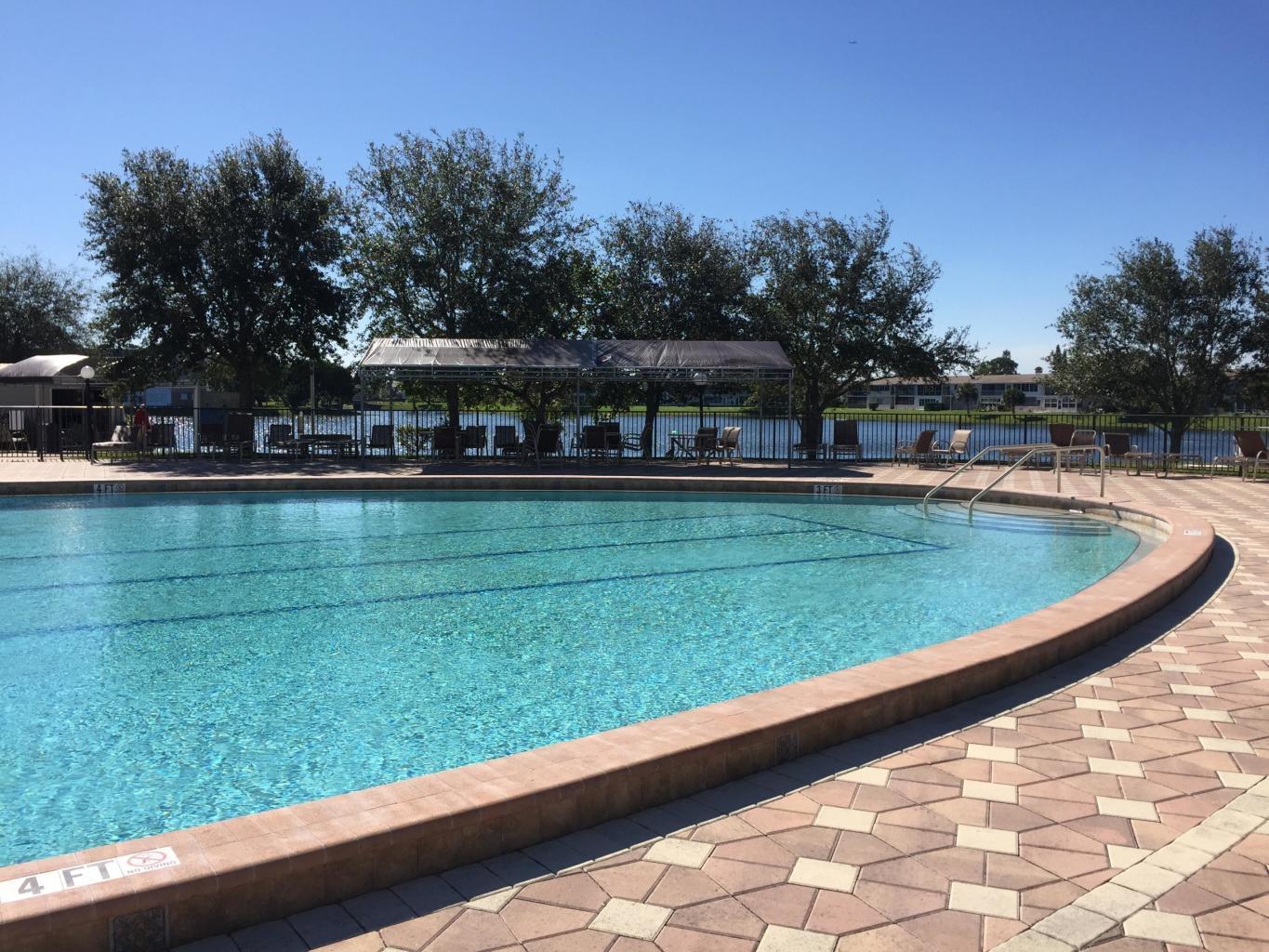 CV Clubhous Pool Lake