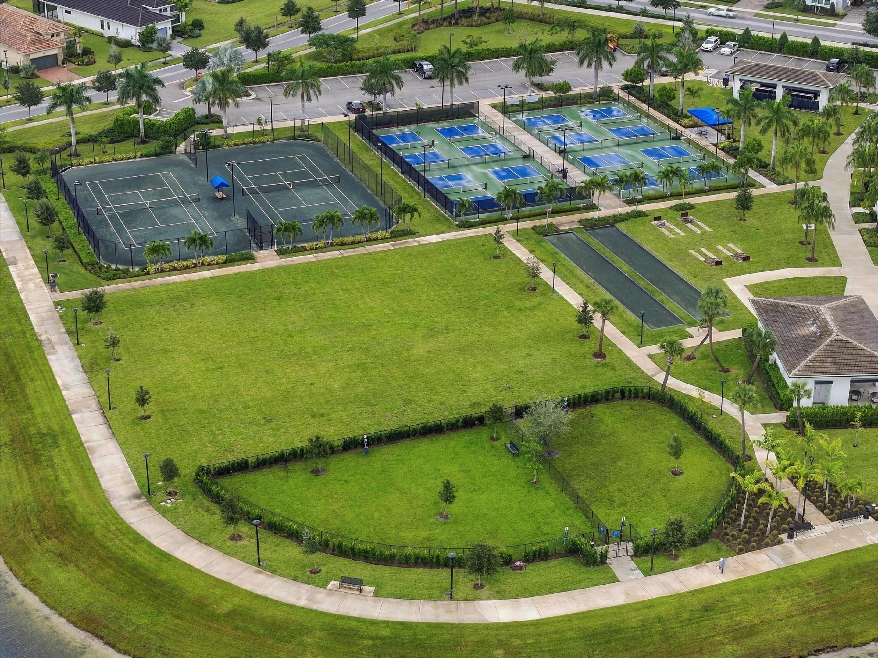 Cresswind dog parks, pickleball courts, tennis courts, bocce ball, horseshoes and walking trails