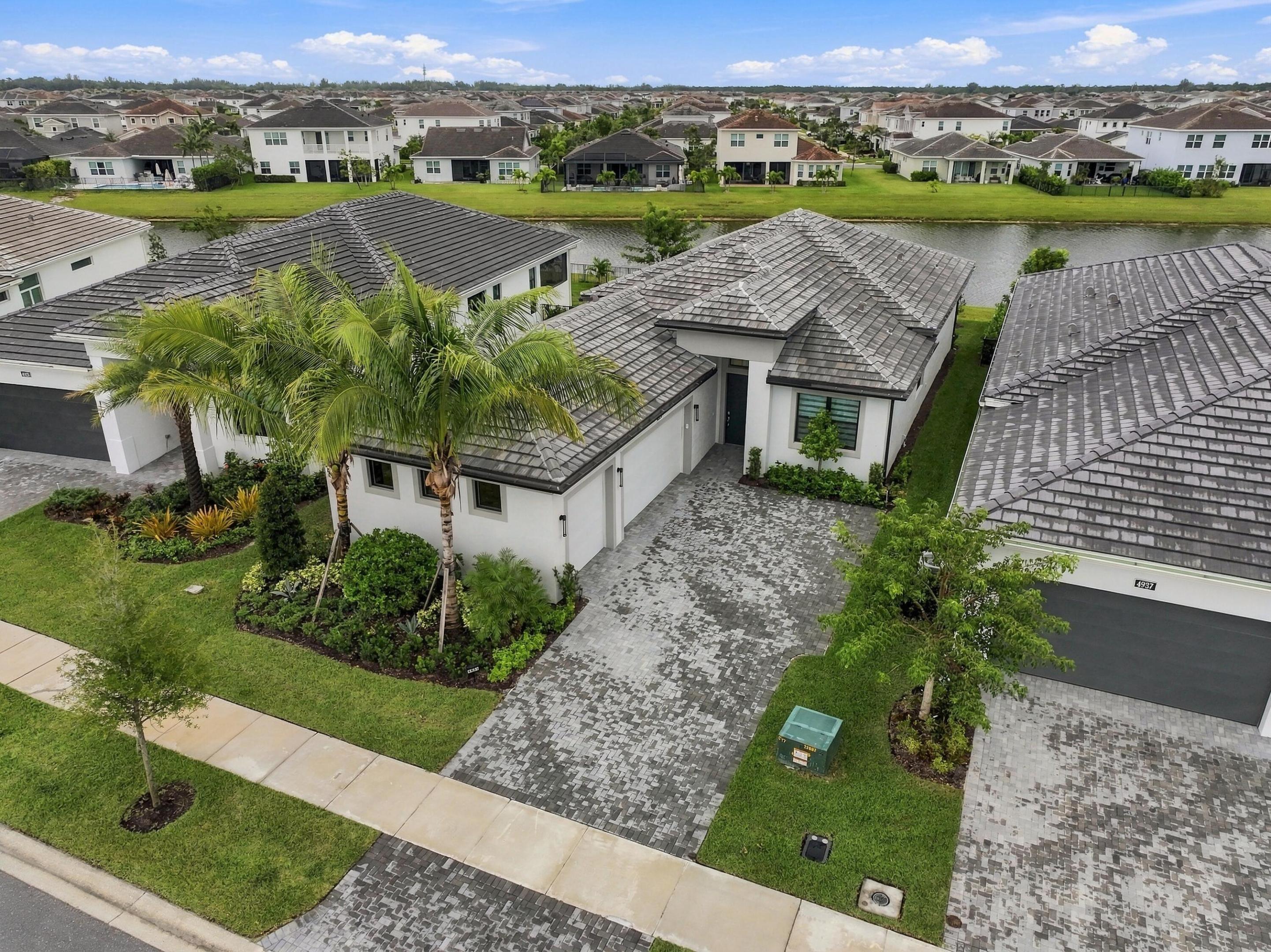Lila model Lakefront lot Lila model Lakefront lot