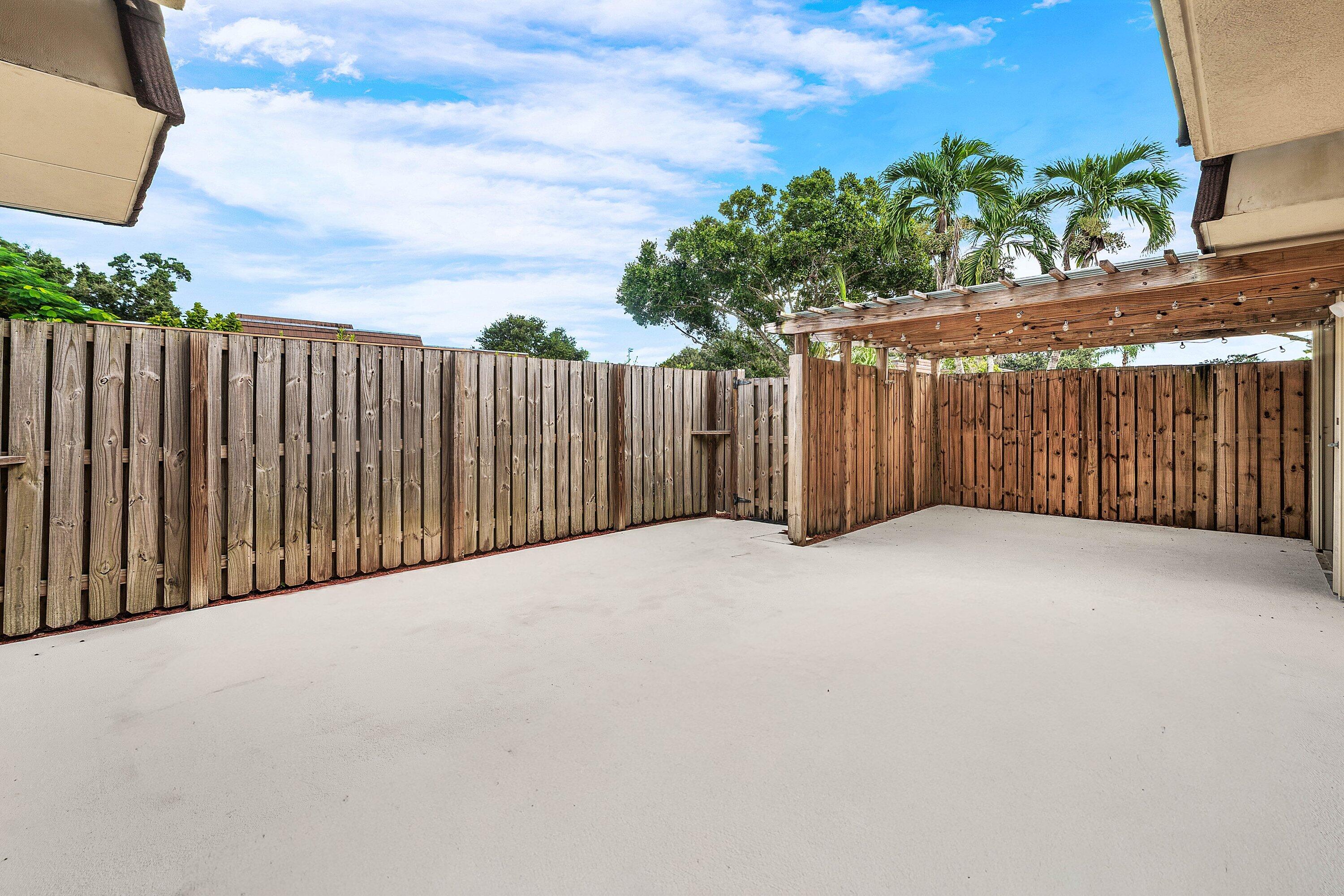 005-120212thLane-PalmBeachGardens-FL-334