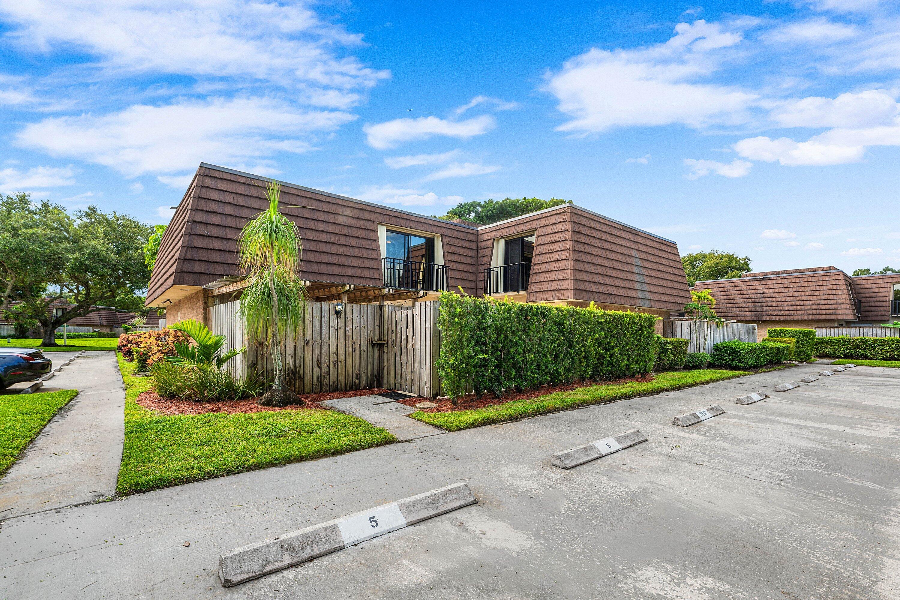 001-120212thLane-PalmBeachGardens-FL-334