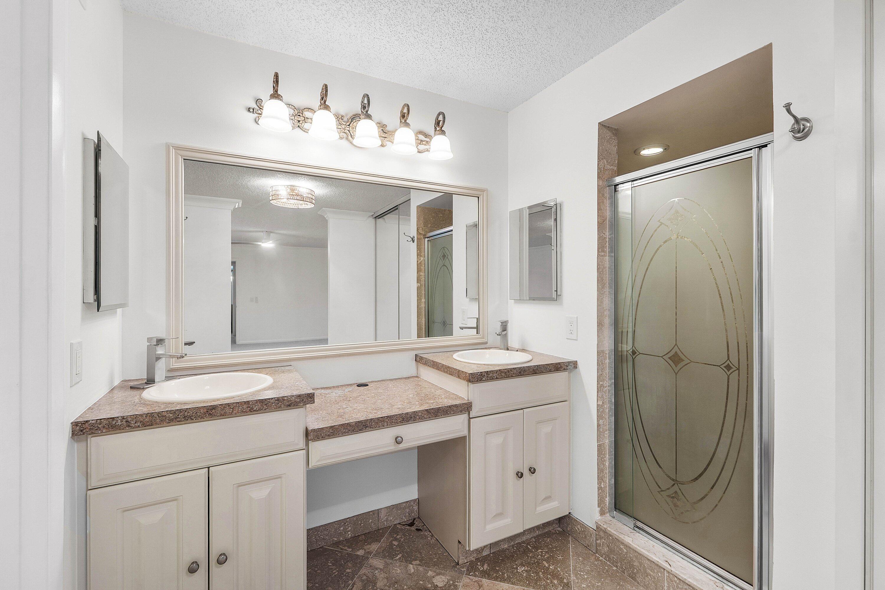 025-120212thLane-PalmBeachGardens-FL-334