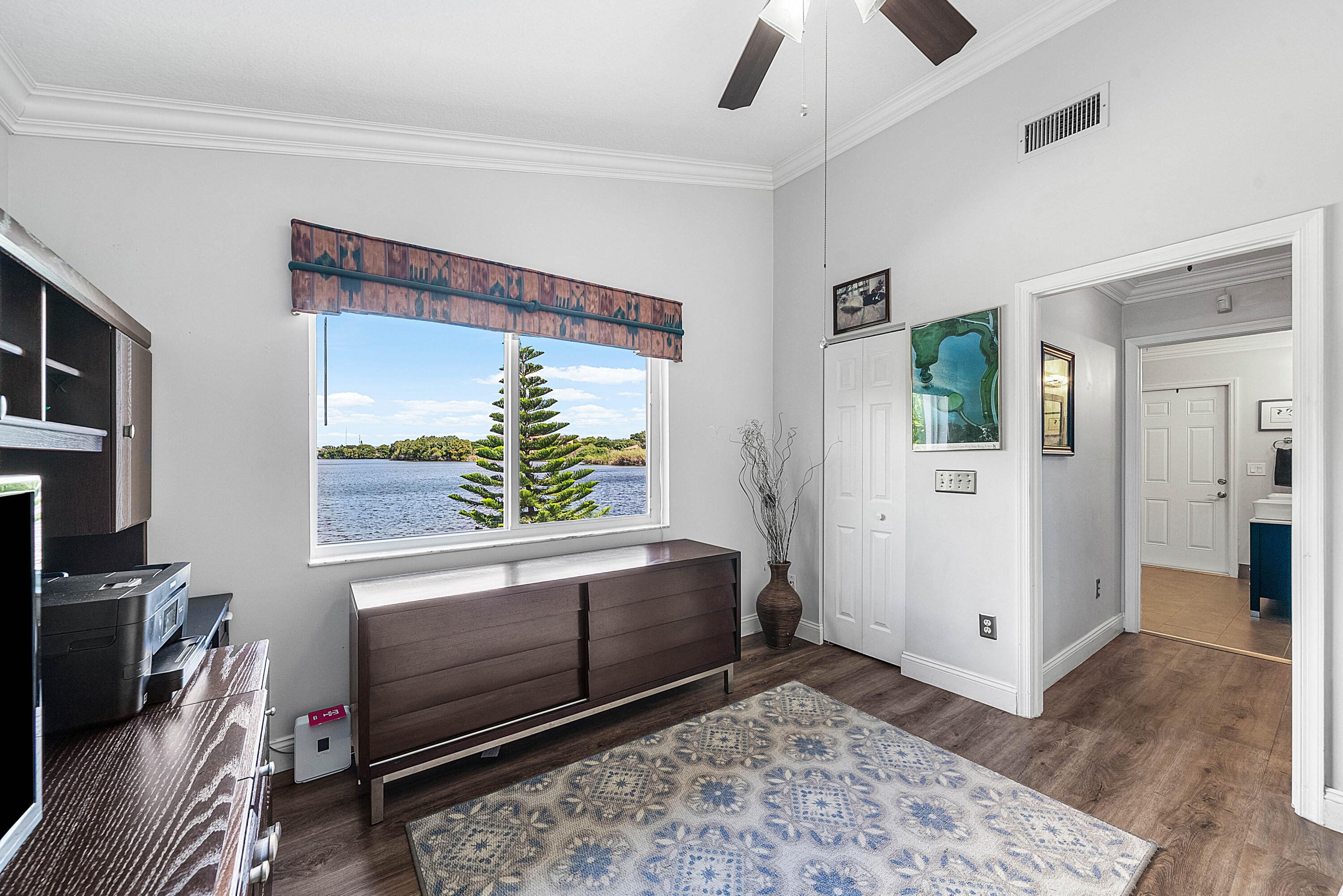 Office / Poss 4th Bedroom