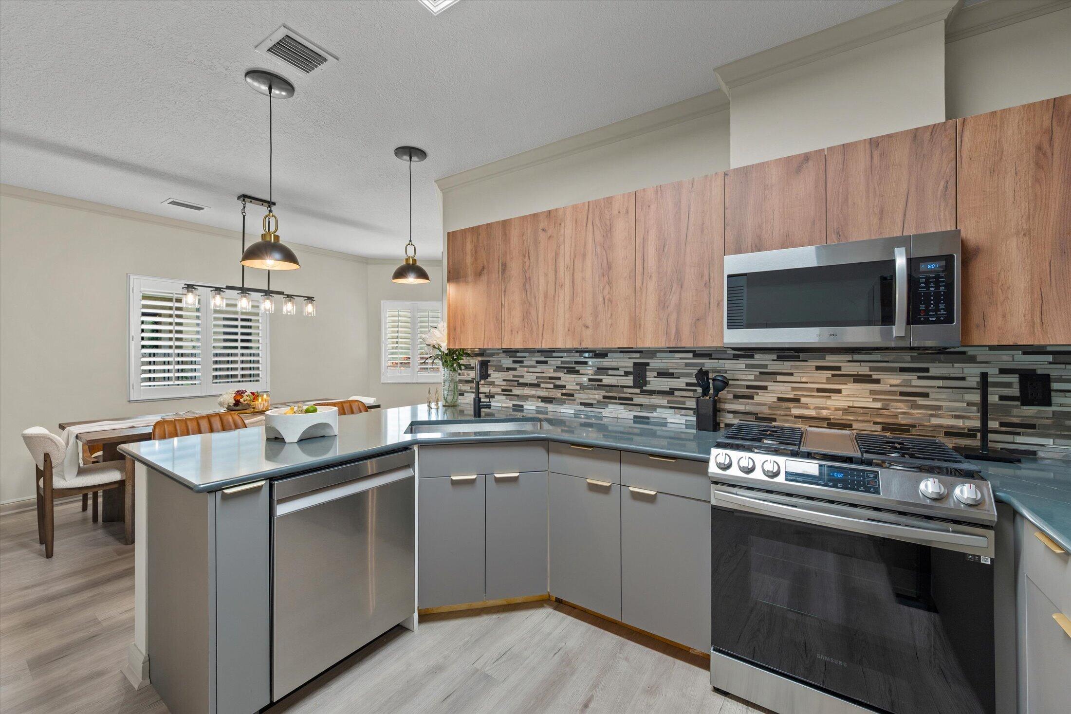 11-604 SW 8th Ave, Fort Lauderdale-40