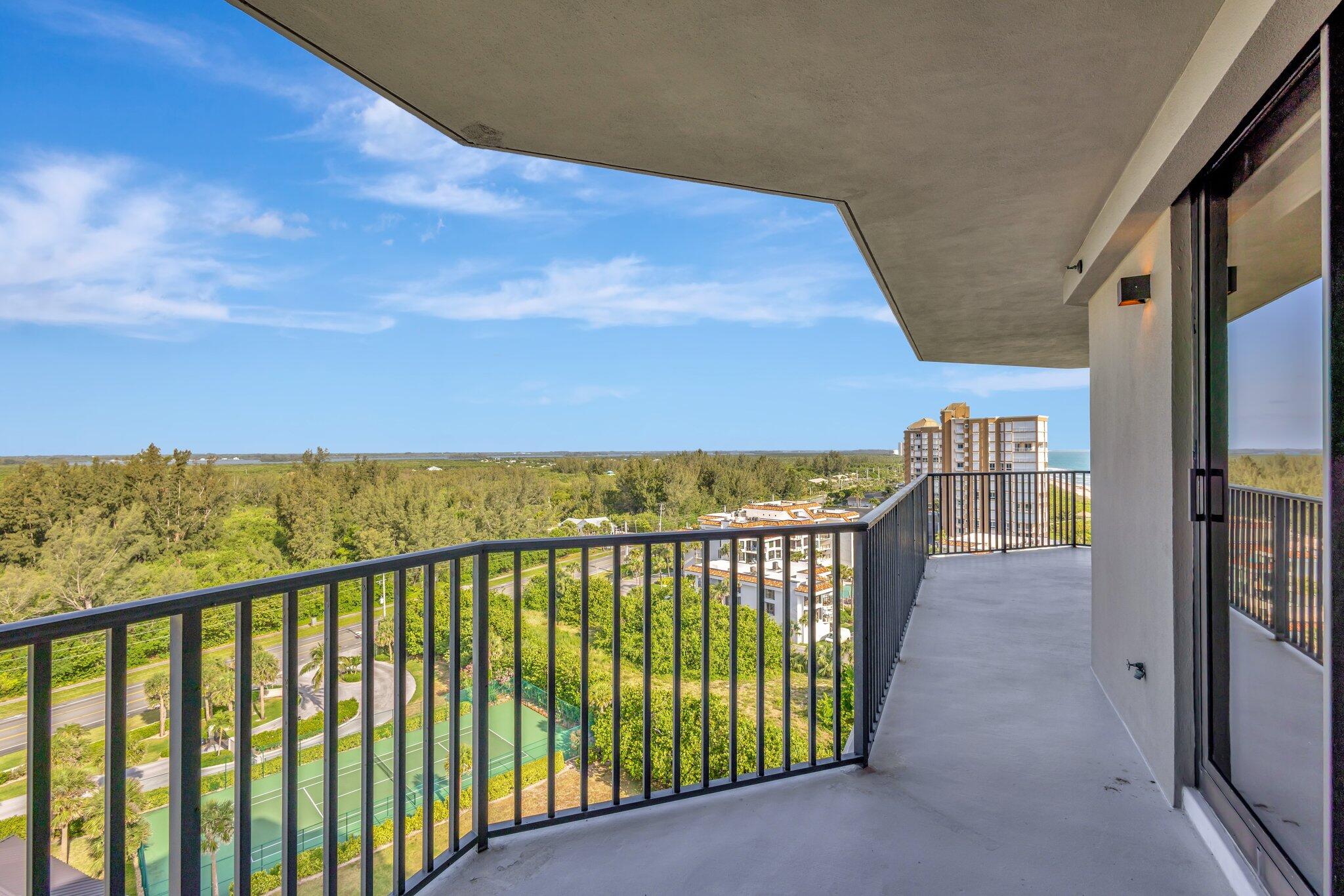 PRIVATE WRAP AROUND BALCONY LIKE NO OTHER