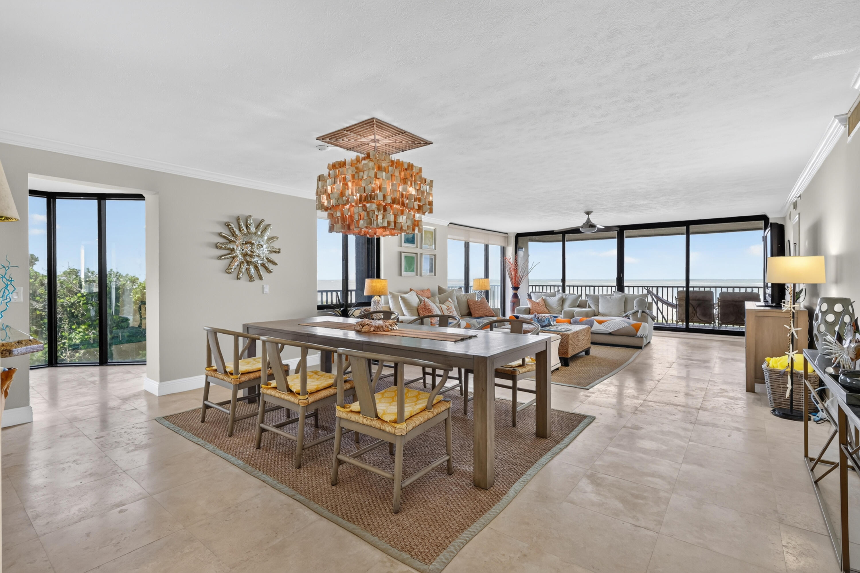 LIVING ROOM / DINING ROOM