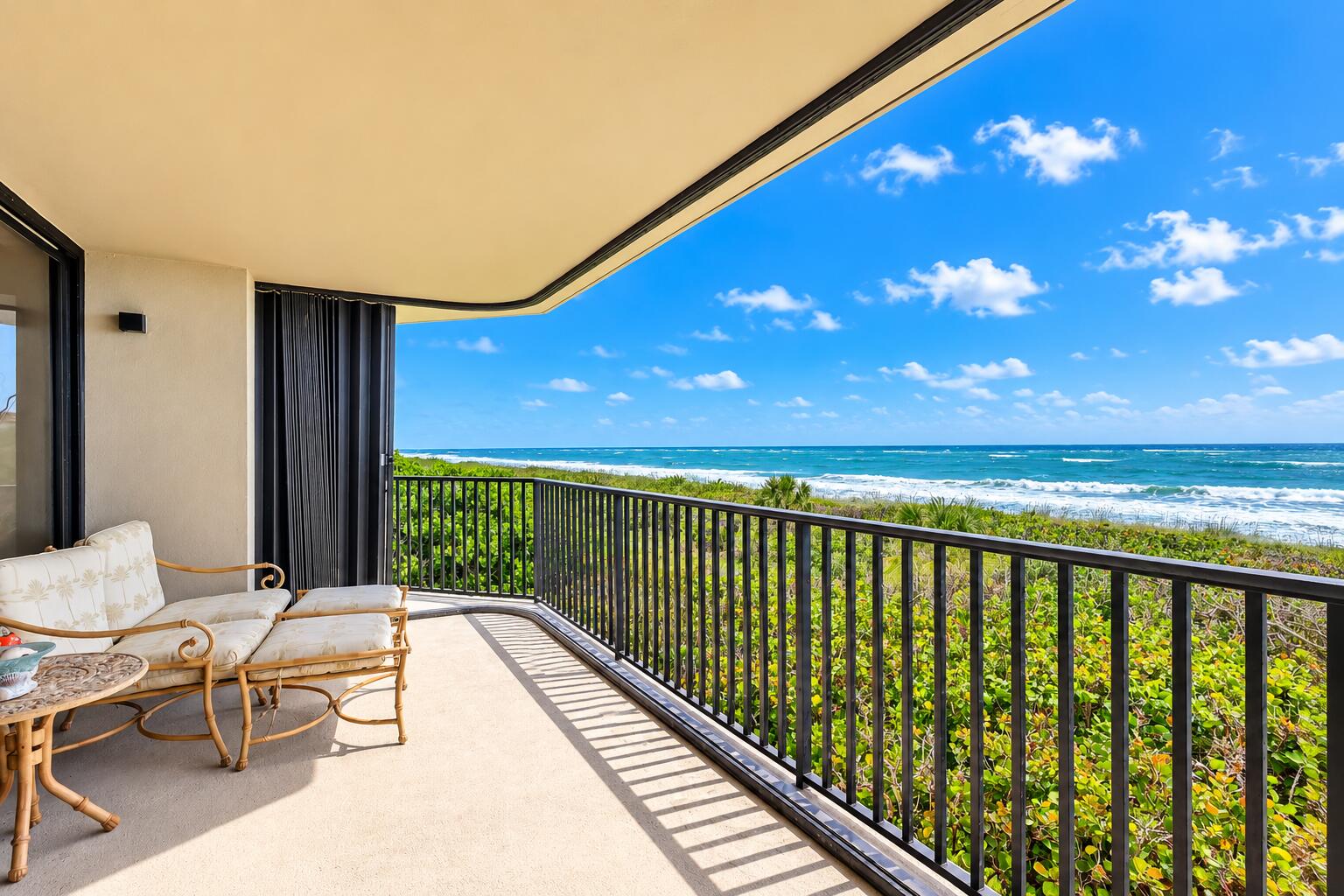 28-print-Sunny Oceanfront Balcony Retrea