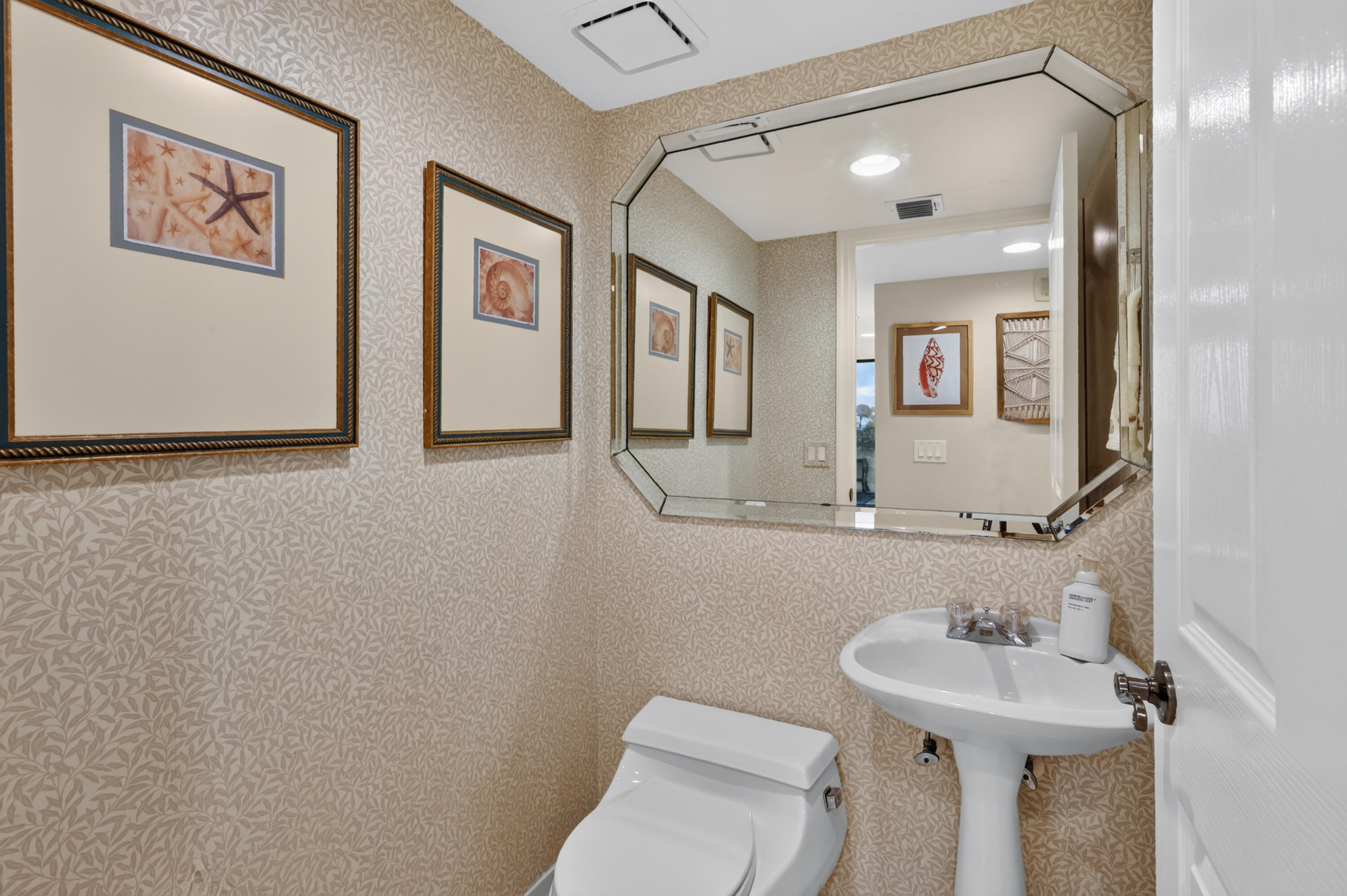 POWDER ROOM