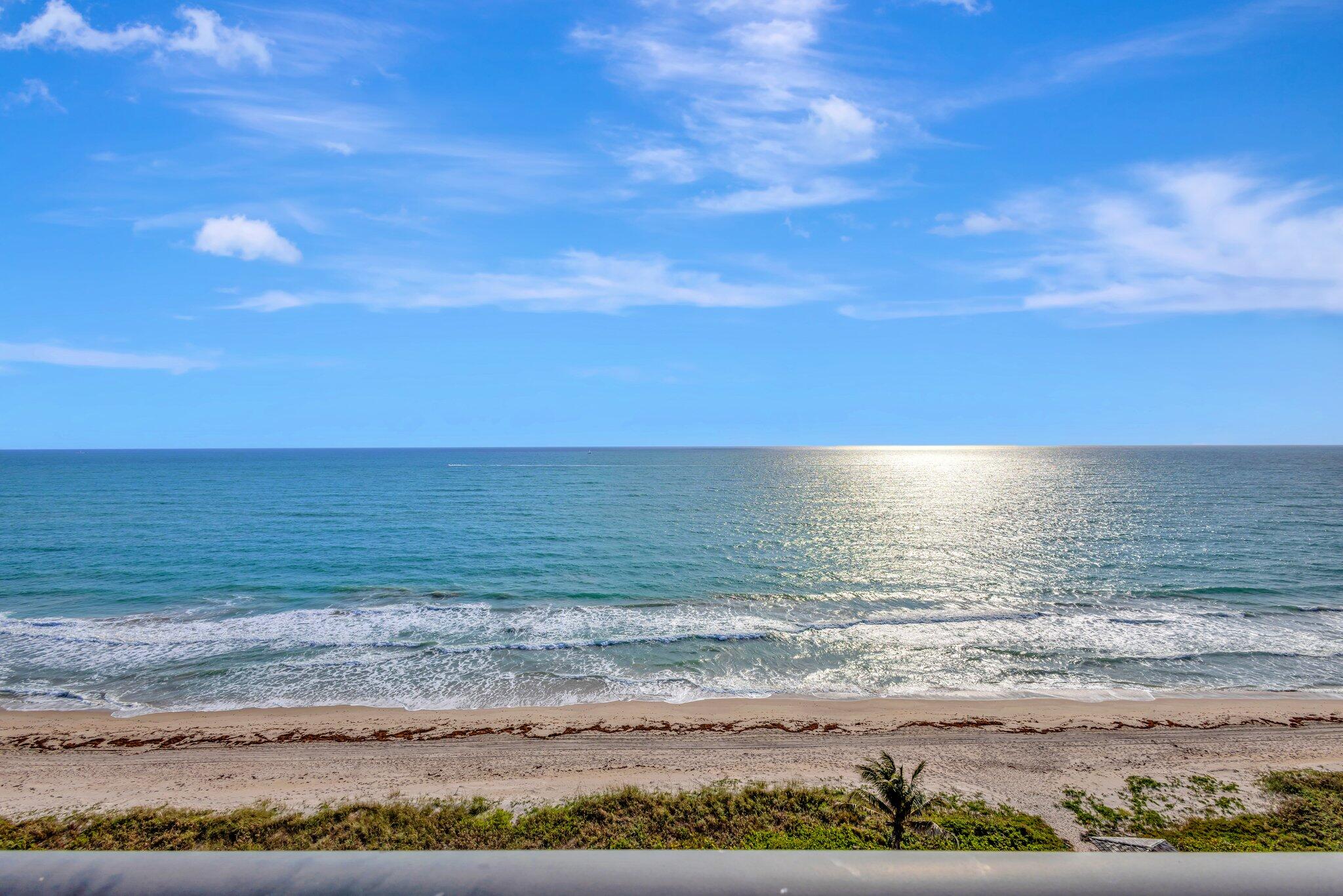 AMAZING VIEWS FROM YOUR LIVING ROOM