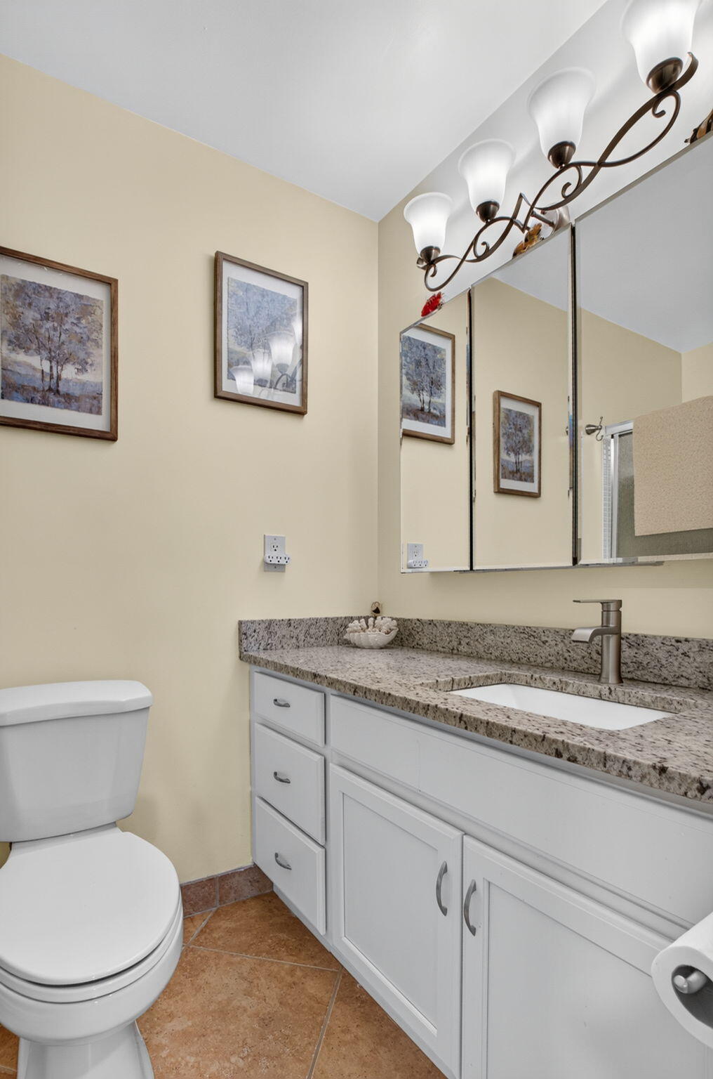 BATHROOM 2