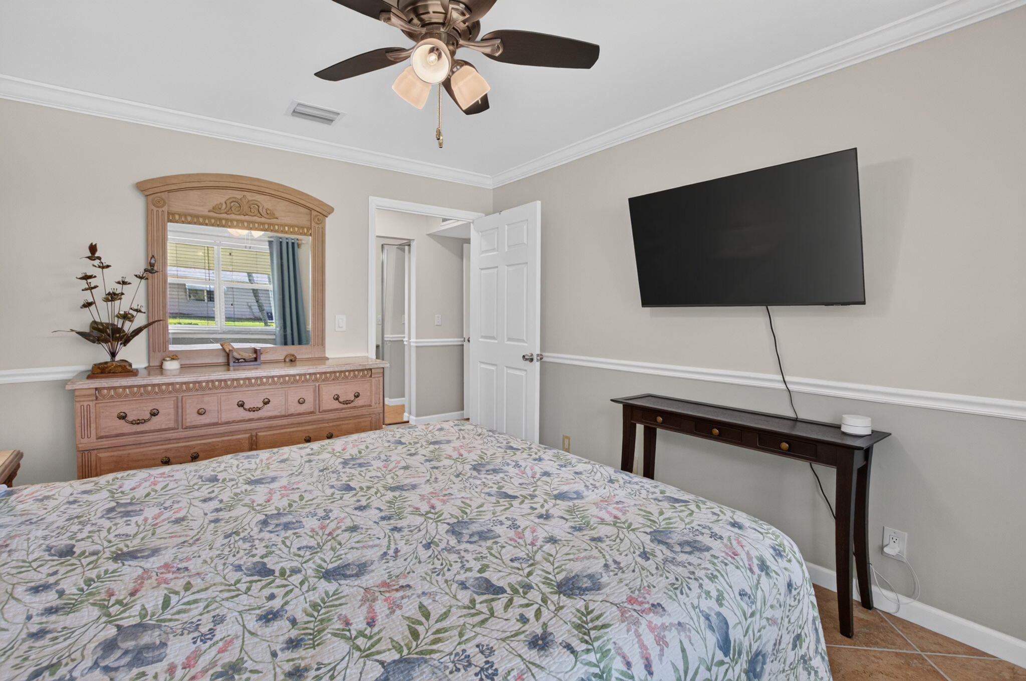PRIMARY BEDROOM