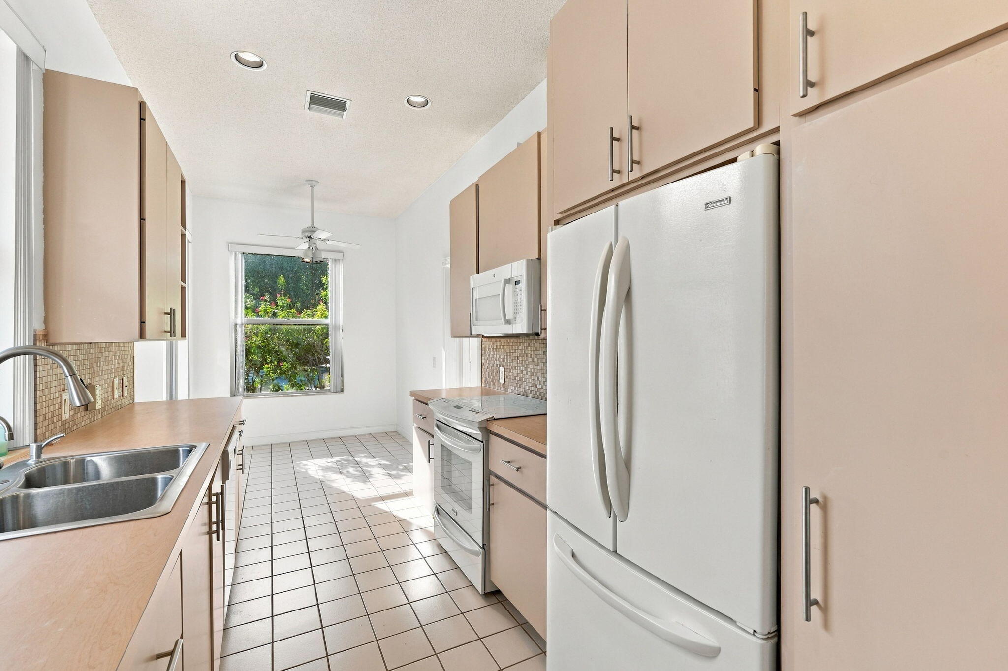 23-web-or-mls-7492_SE_Marsh_Fern_Lane_03