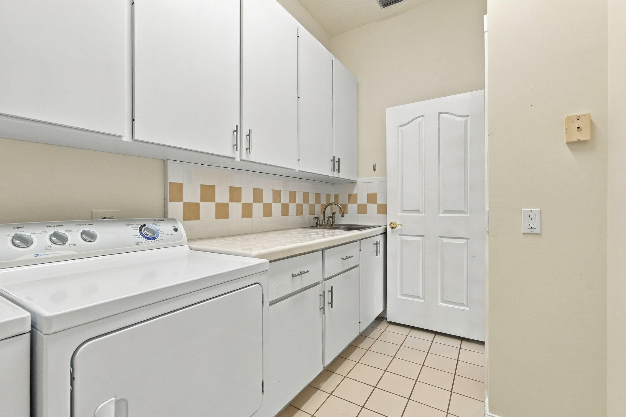16-web-or-mls-7492_SE_Marsh_Fern_Lane_03