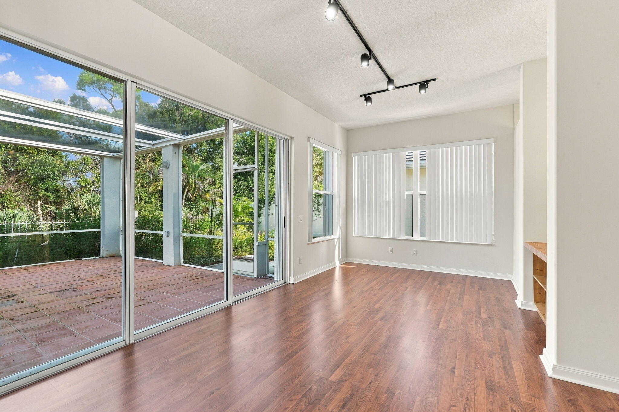 32-web-or-mls-7492_SE_Marsh_Fern_Lane_03