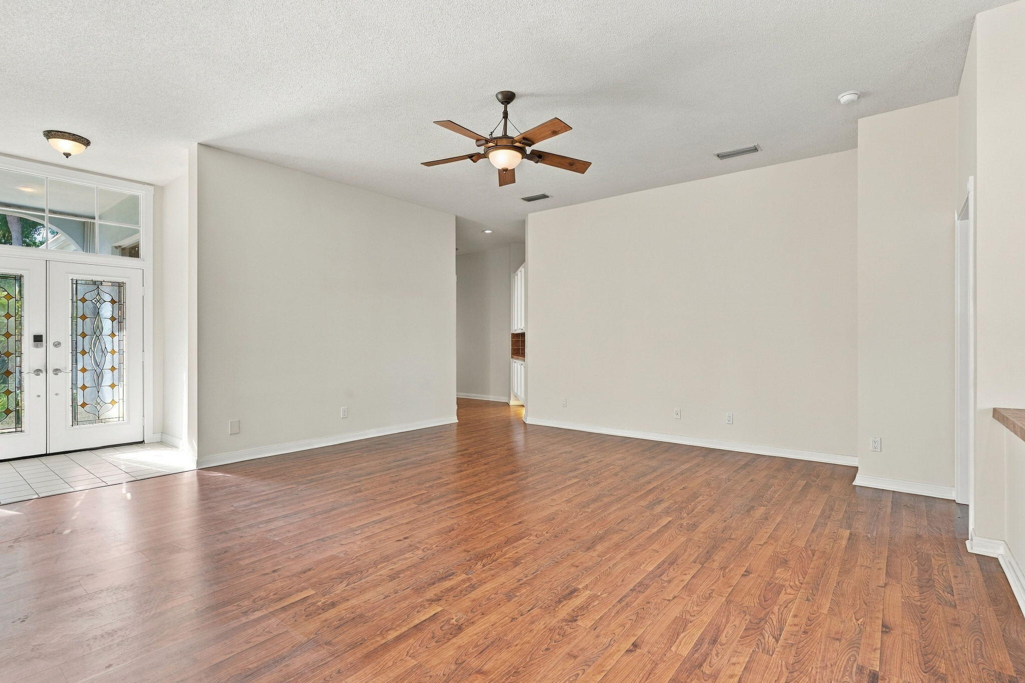 29-web-or-mls-7492_SE_Marsh_Fern_Lane_03
