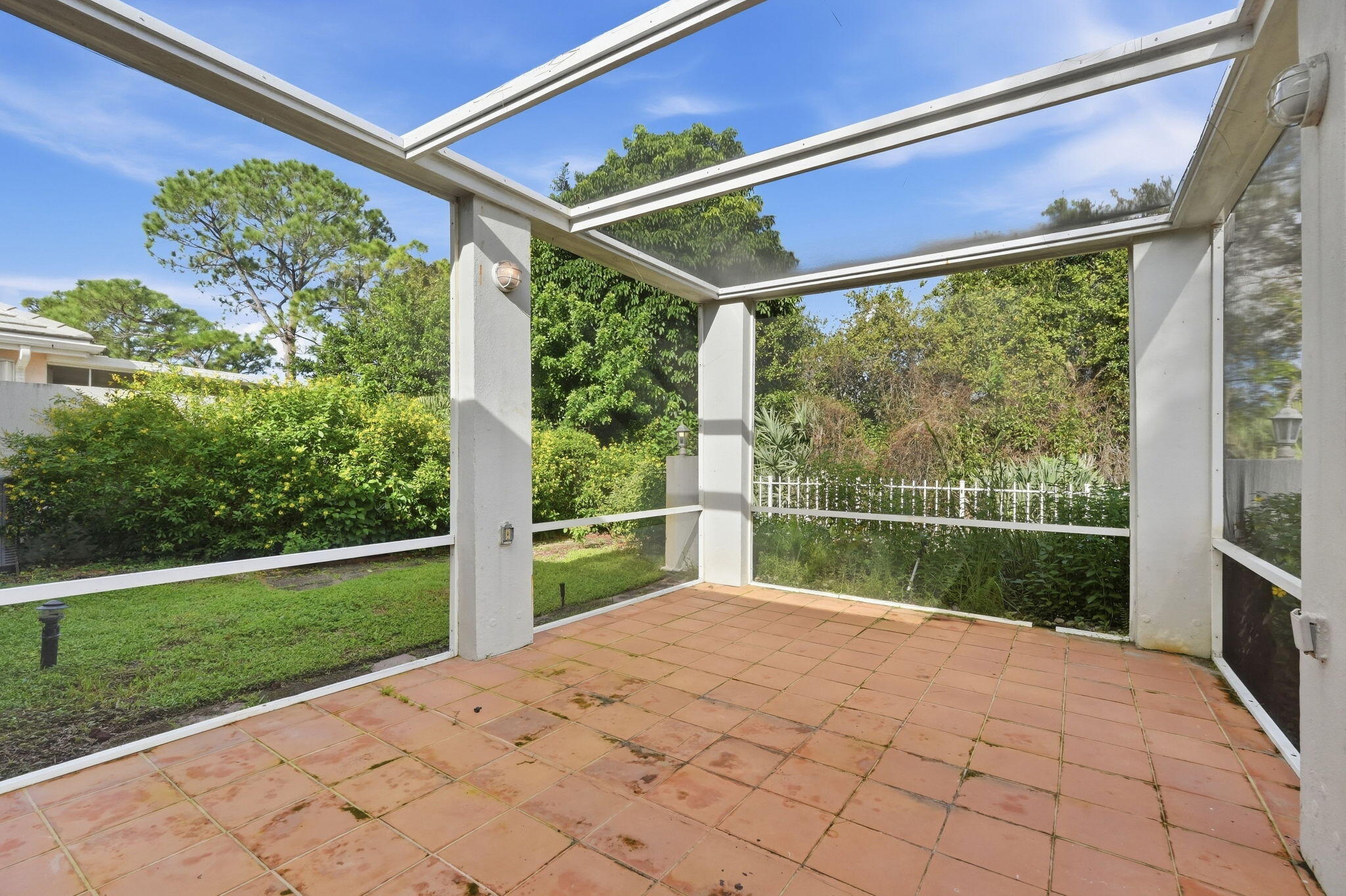 39-web-or-mls-7492_SE_Marsh_Fern_Lane_03