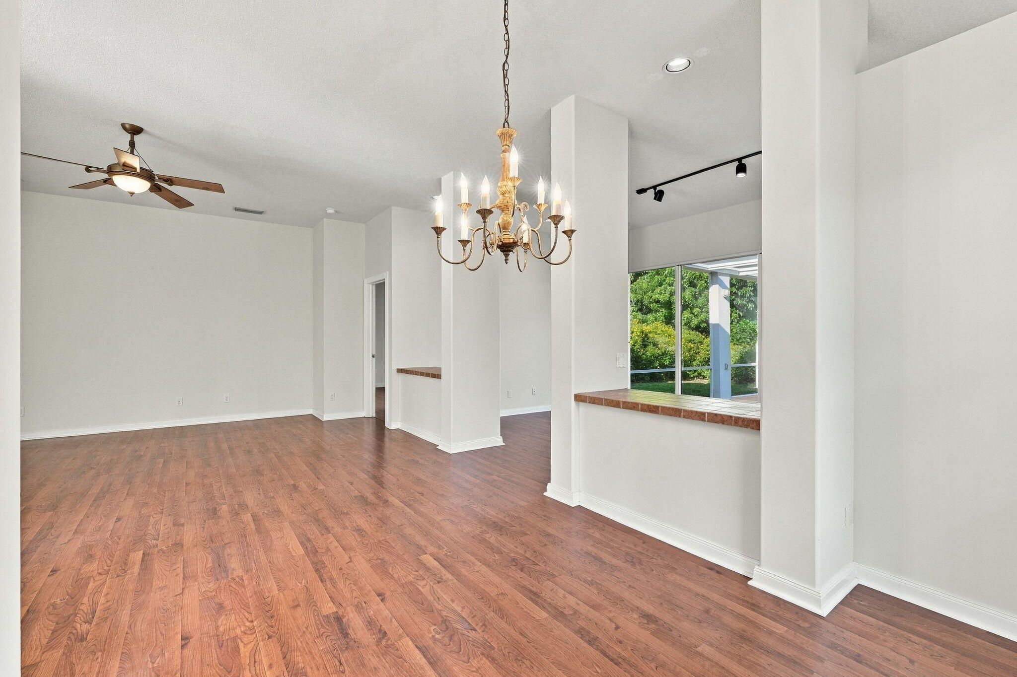 31-web-or-mls-7492_SE_Marsh_Fern_Lane_03